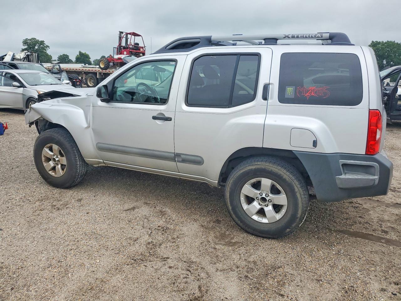 2012 Nissan Xterra X Silver vin: 5N1AN0NW2CC515552