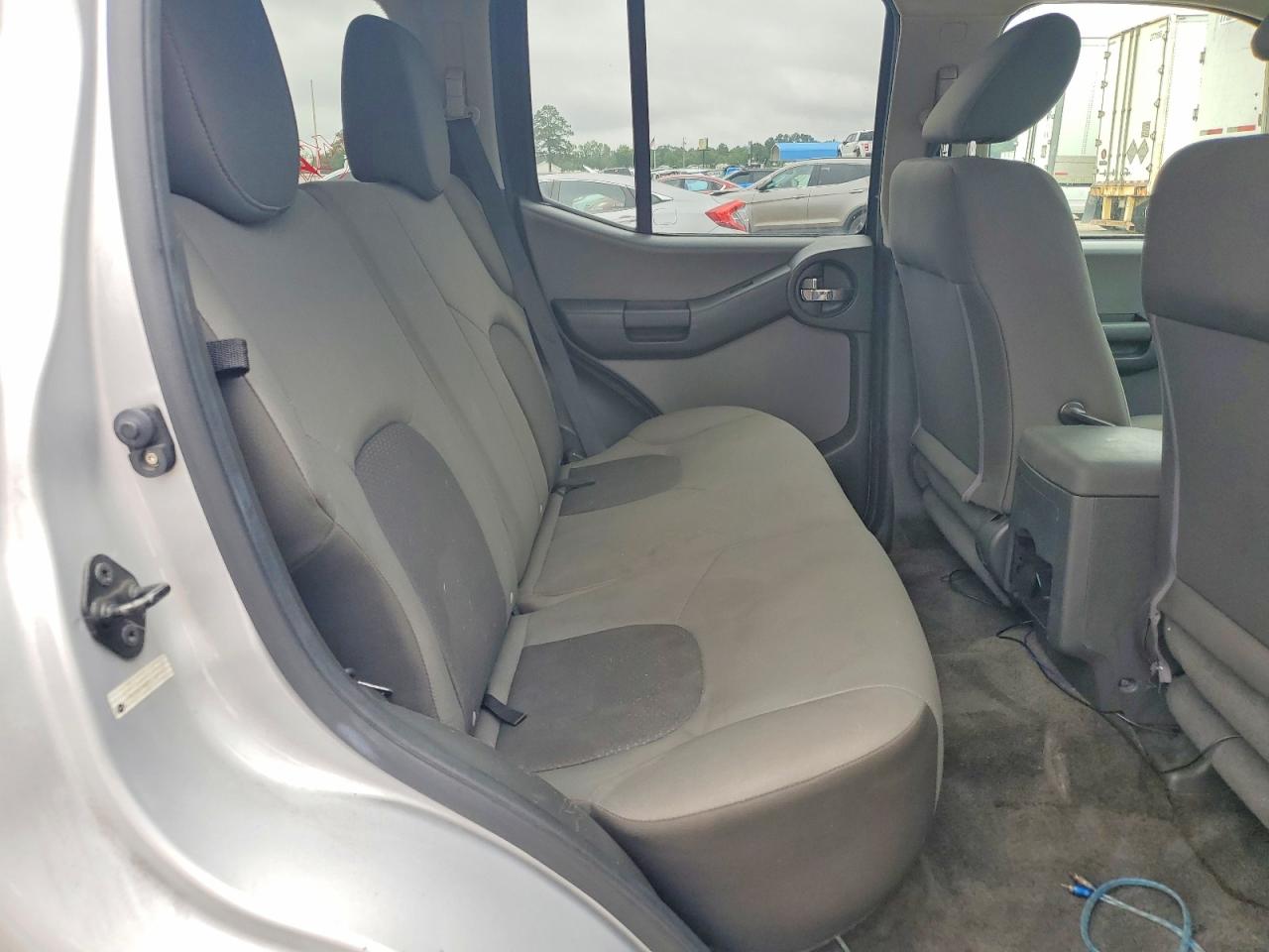 2012 Nissan Xterra X Silver vin: 5N1AN0NW2CC515552