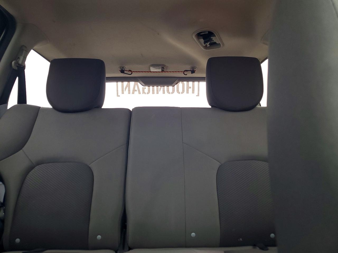 2012 Nissan Xterra X Silver vin: 5N1AN0NW2CC515552