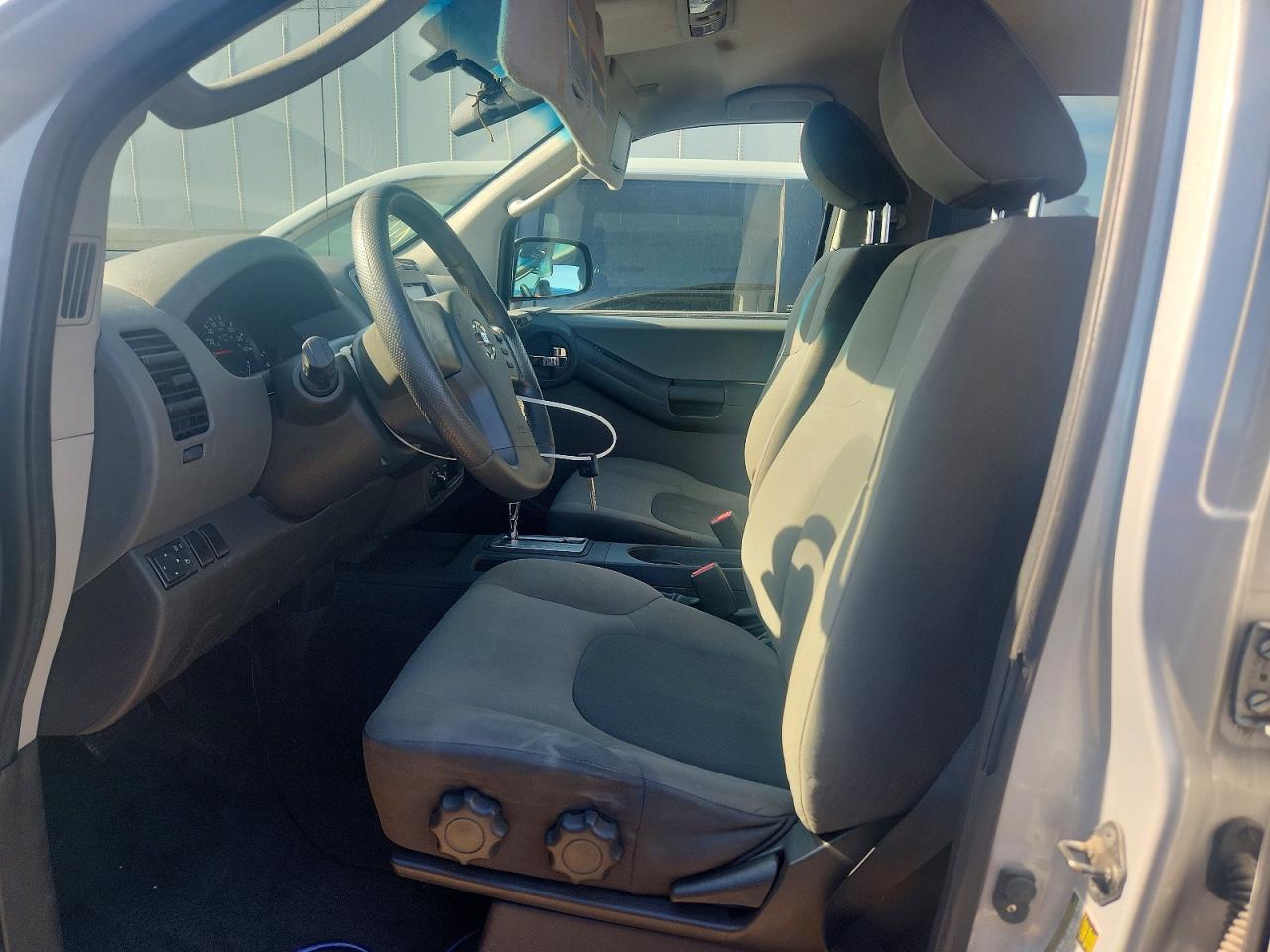 2012 Nissan Xterra X Silver vin: 5N1AN0NW2CC515552