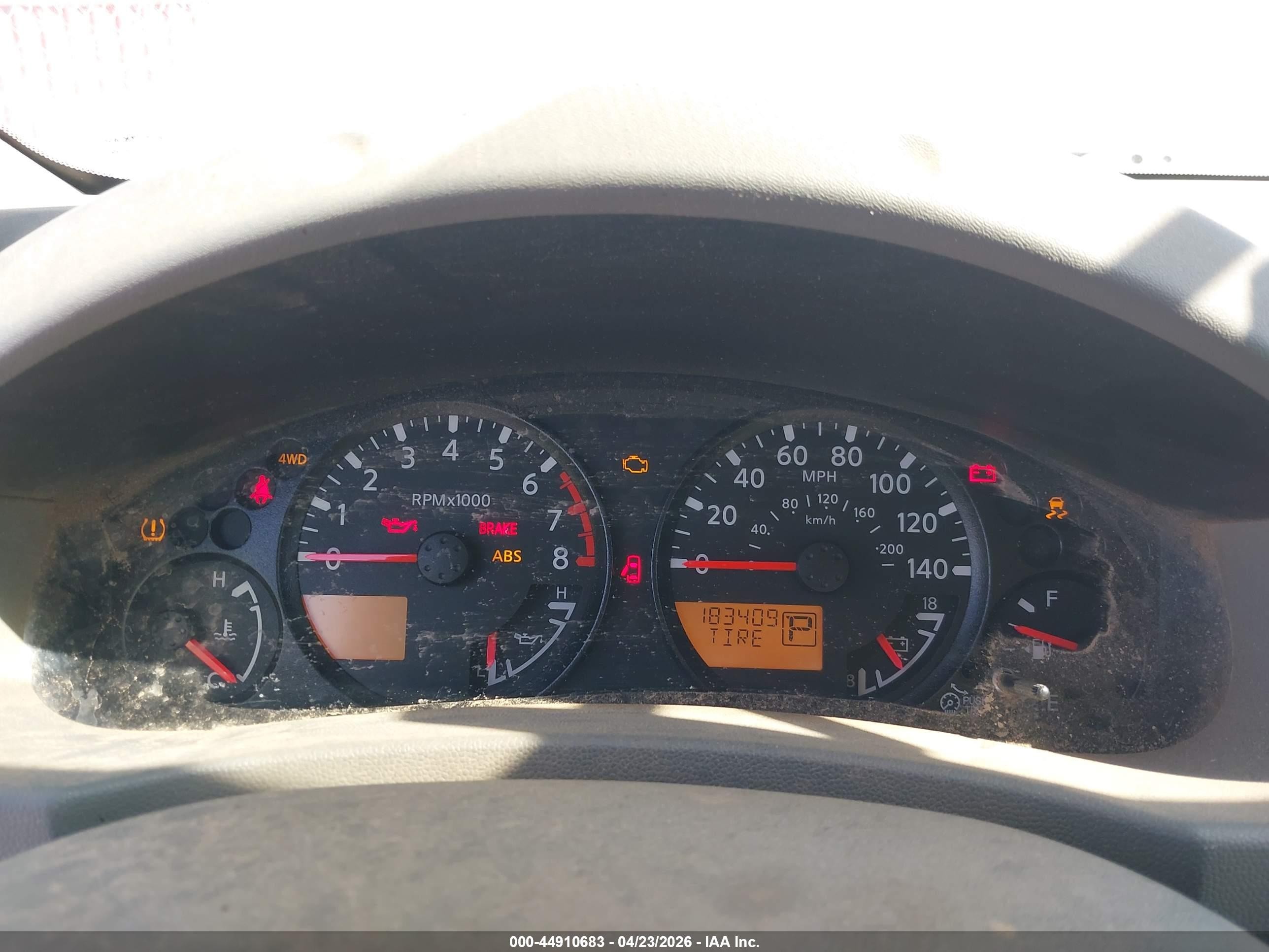2013 Nissan Xterra S White vin: 5N1AN0NW2DN810222