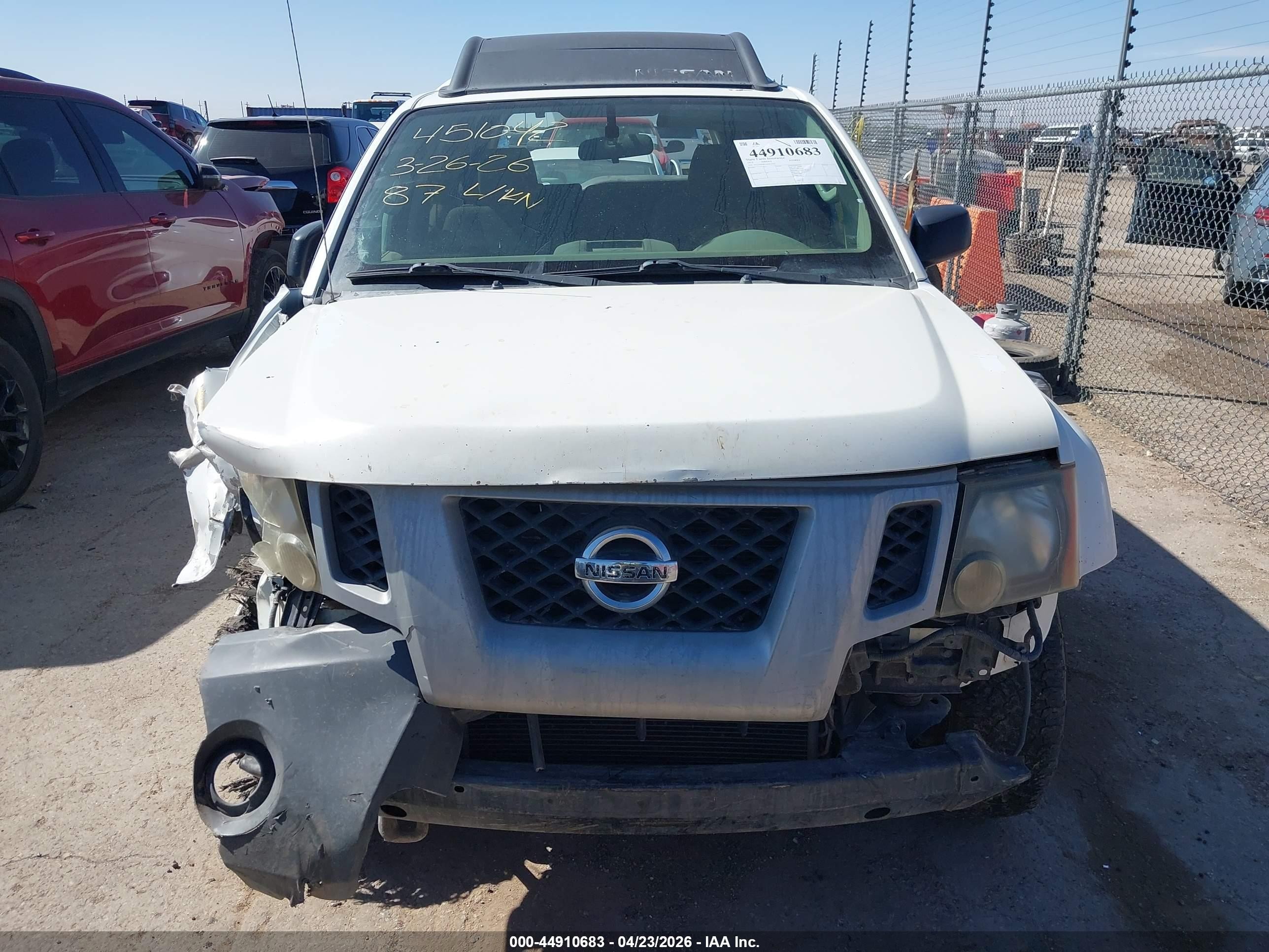 2013 Nissan Xterra S White vin: 5N1AN0NW2DN810222