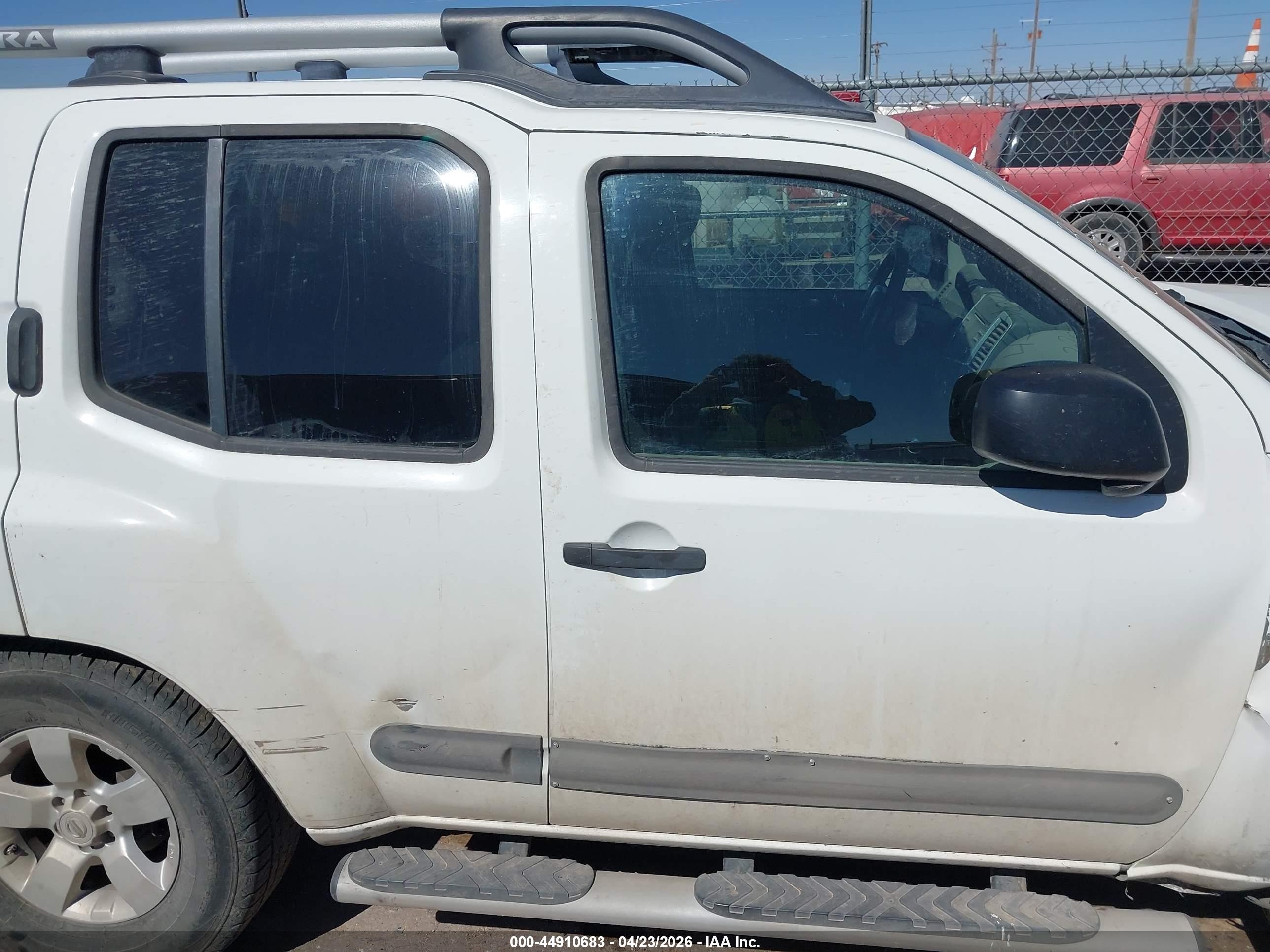 2013 Nissan Xterra S White vin: 5N1AN0NW2DN810222