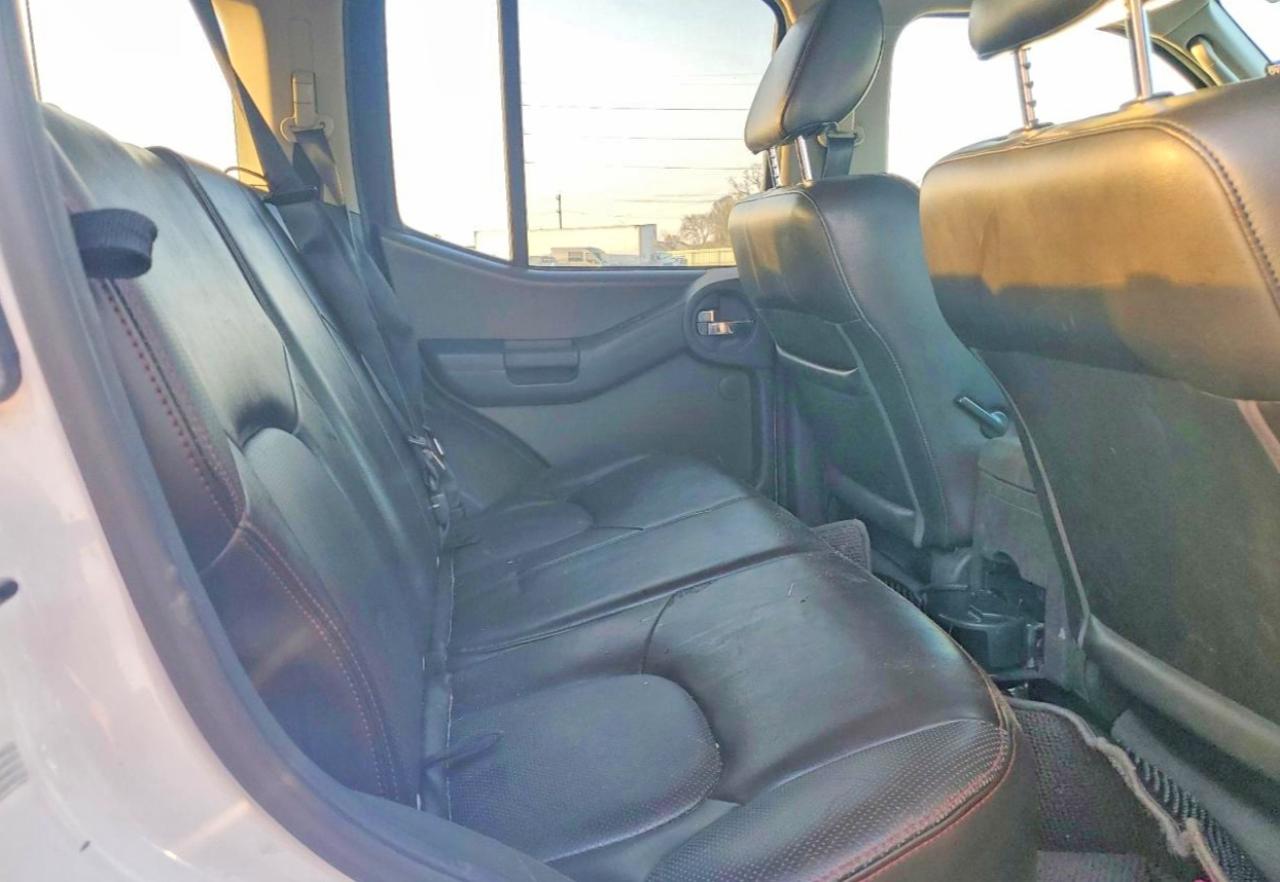 2011 Nissan Xterra X Белый vin: 5N1AN0NW3BC503165
