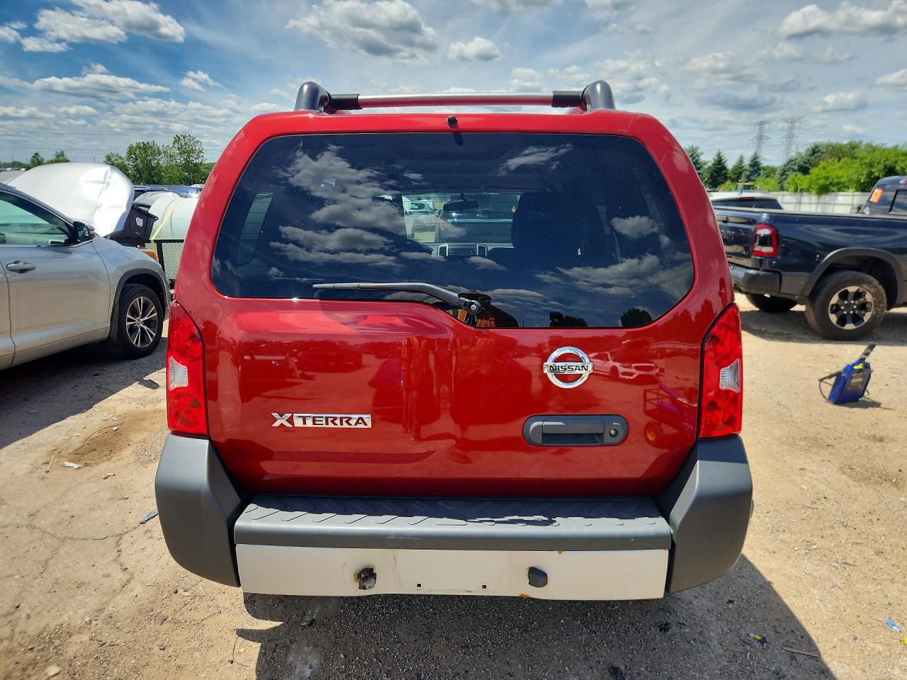 2013 Nissan Xterra X Red vin: 5N1AN0NW3DN824470
