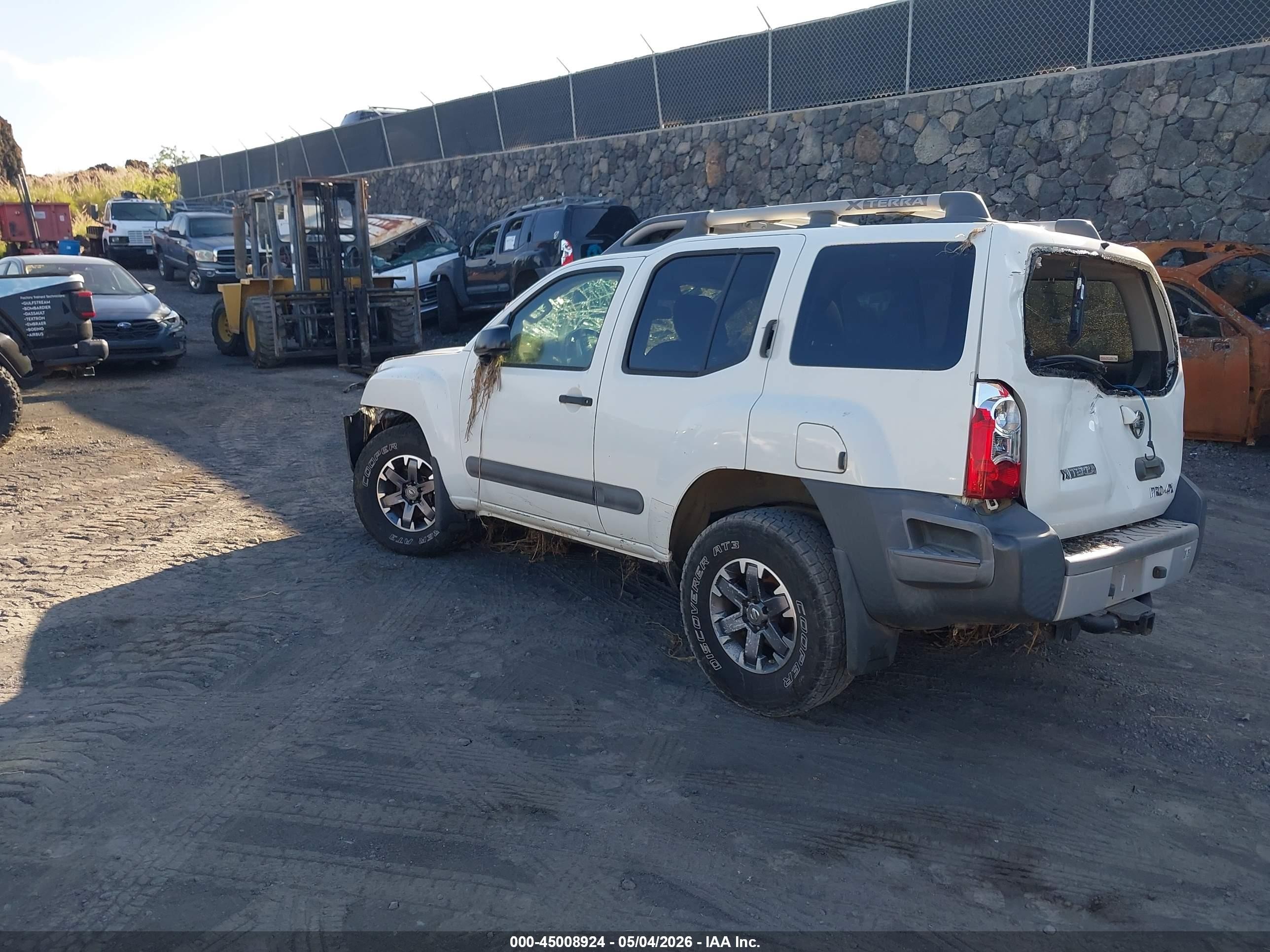2015 Nissan Xterra Pro-4x White vin: 5N1AN0NW3FN659796