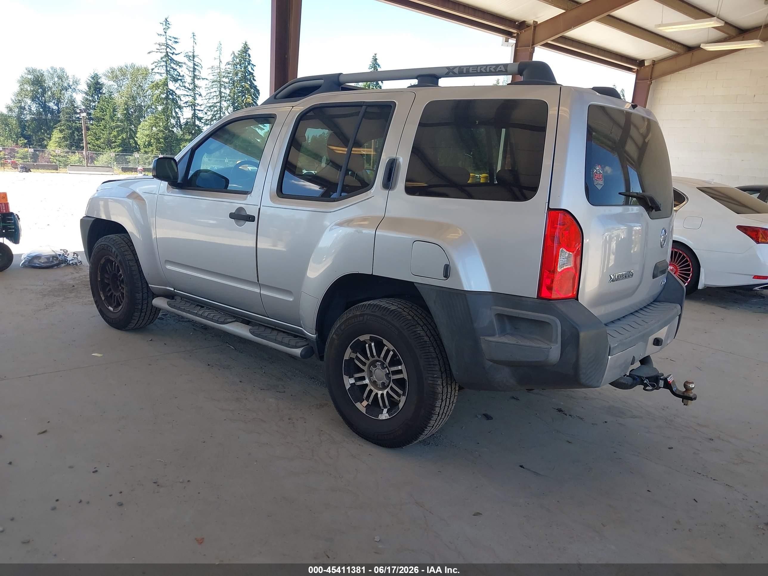 2010 Nissan Xterra X Silver vin: 5N1AN0NW4AC524704