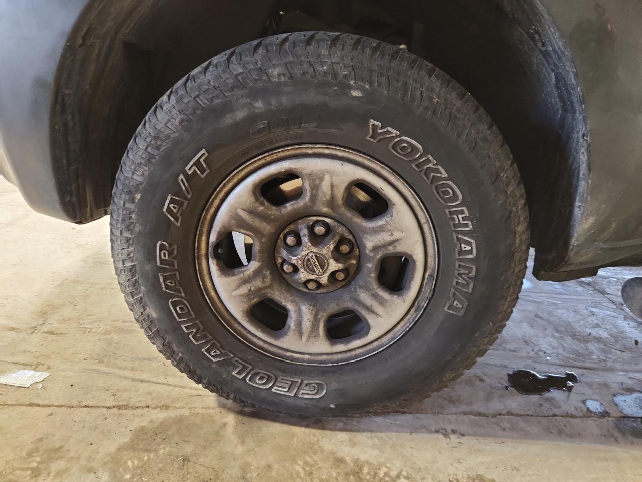 2012 Nissan Xterra X Gray vin: 5N1AN0NW4CC523975 Damage: Left Front Wheel, Curb Rash, 3 To 4 Inches