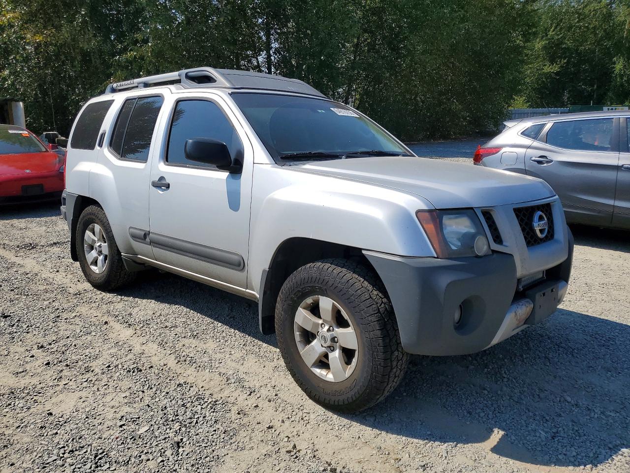 2013 Nissan Xterra X Silver vin: 5N1AN0NW4DN825546