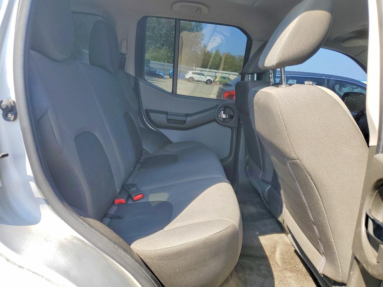 2013 Nissan Xterra X Silver vin: 5N1AN0NW4DN825546