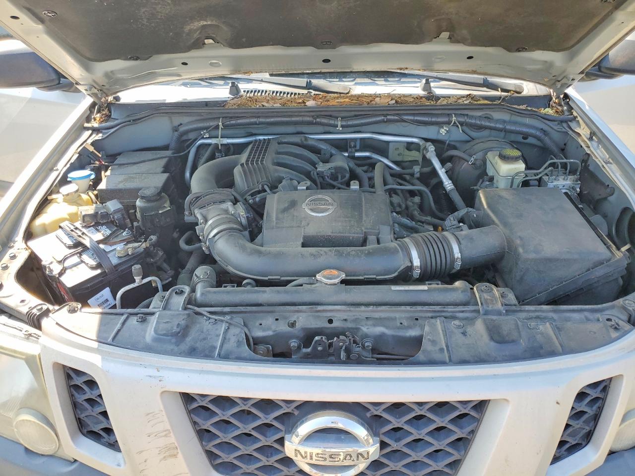 2013 Nissan Xterra X Silver vin: 5N1AN0NW4DN825546