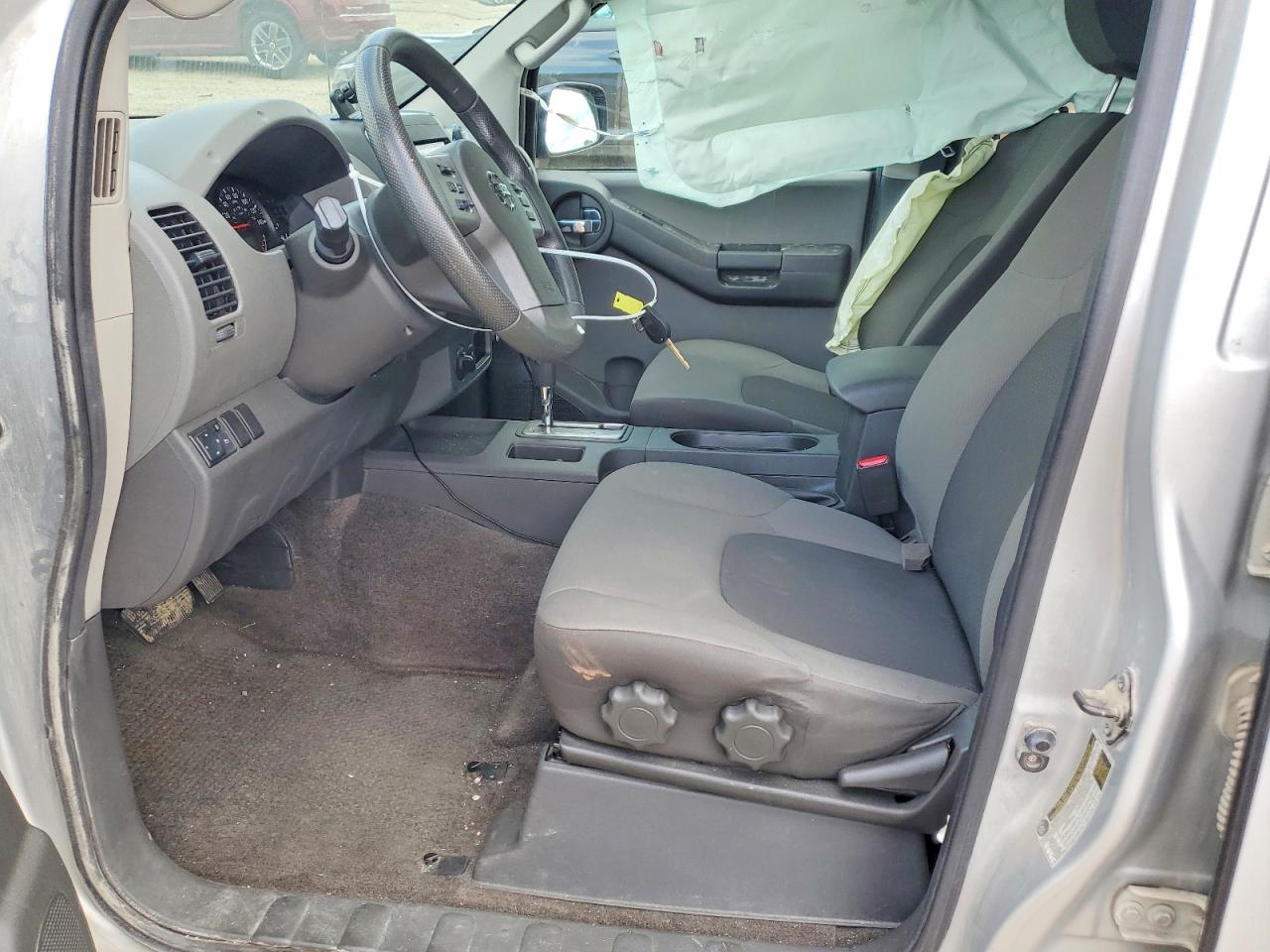 2014 Nissan Xterra S Silver vin: 5N1AN0NW4EN810126