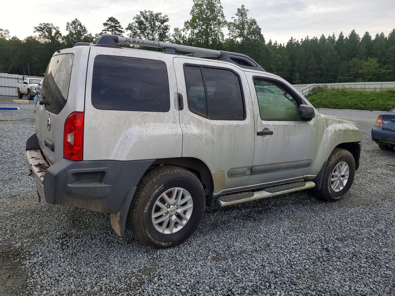 2015 Nissan Xterra S Silver vin: 5N1AN0NW4FN657555