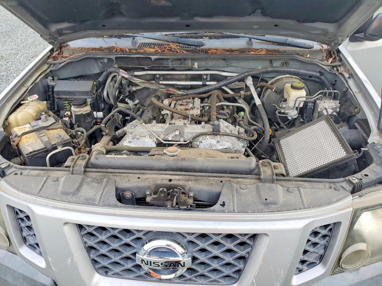 2015 Nissan Xterra S Silver vin: 5N1AN0NW4FN657555