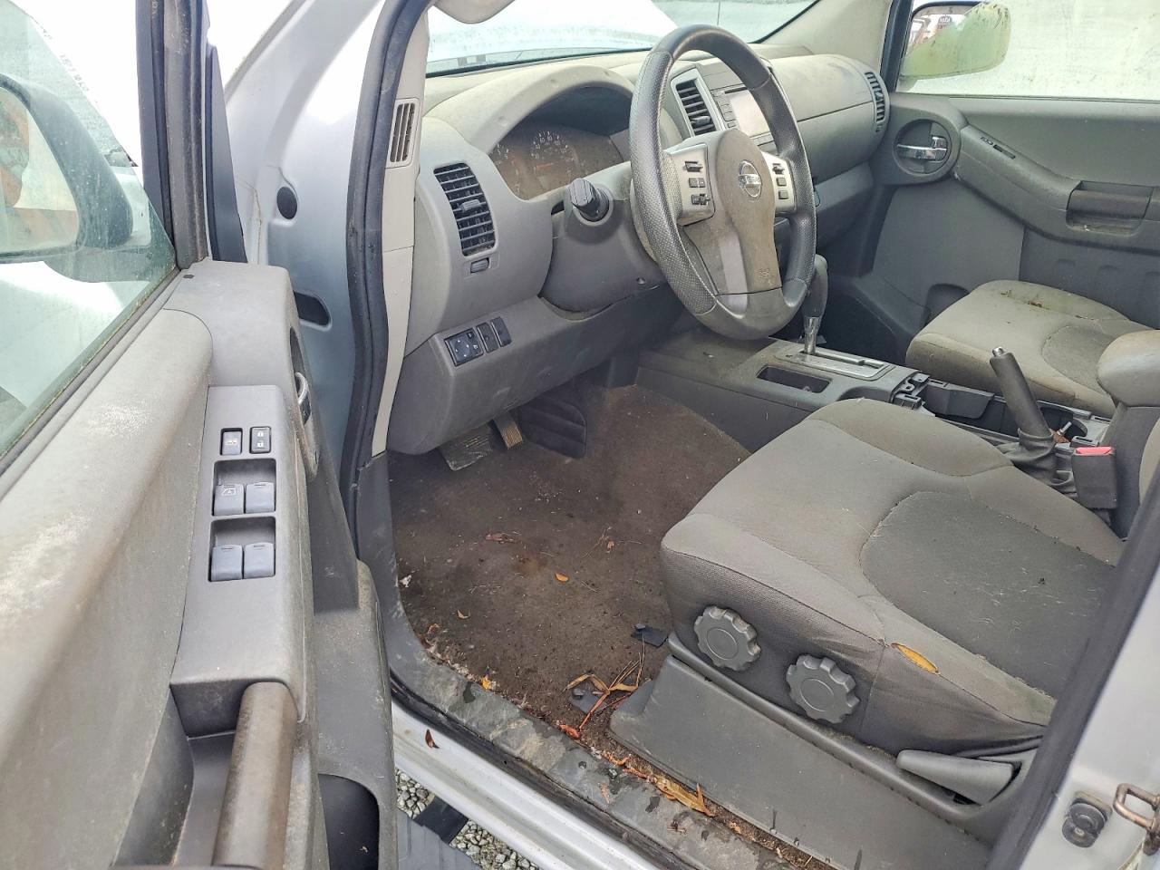2015 Nissan Xterra S Silver vin: 5N1AN0NW4FN657555