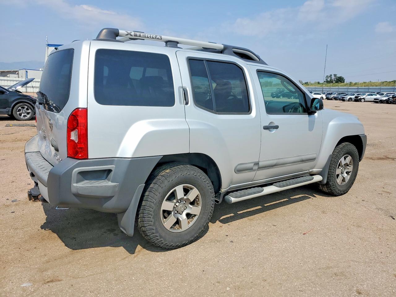 2011 Nissan Xterra X Silver vin: 5N1AN0NW5BC523935