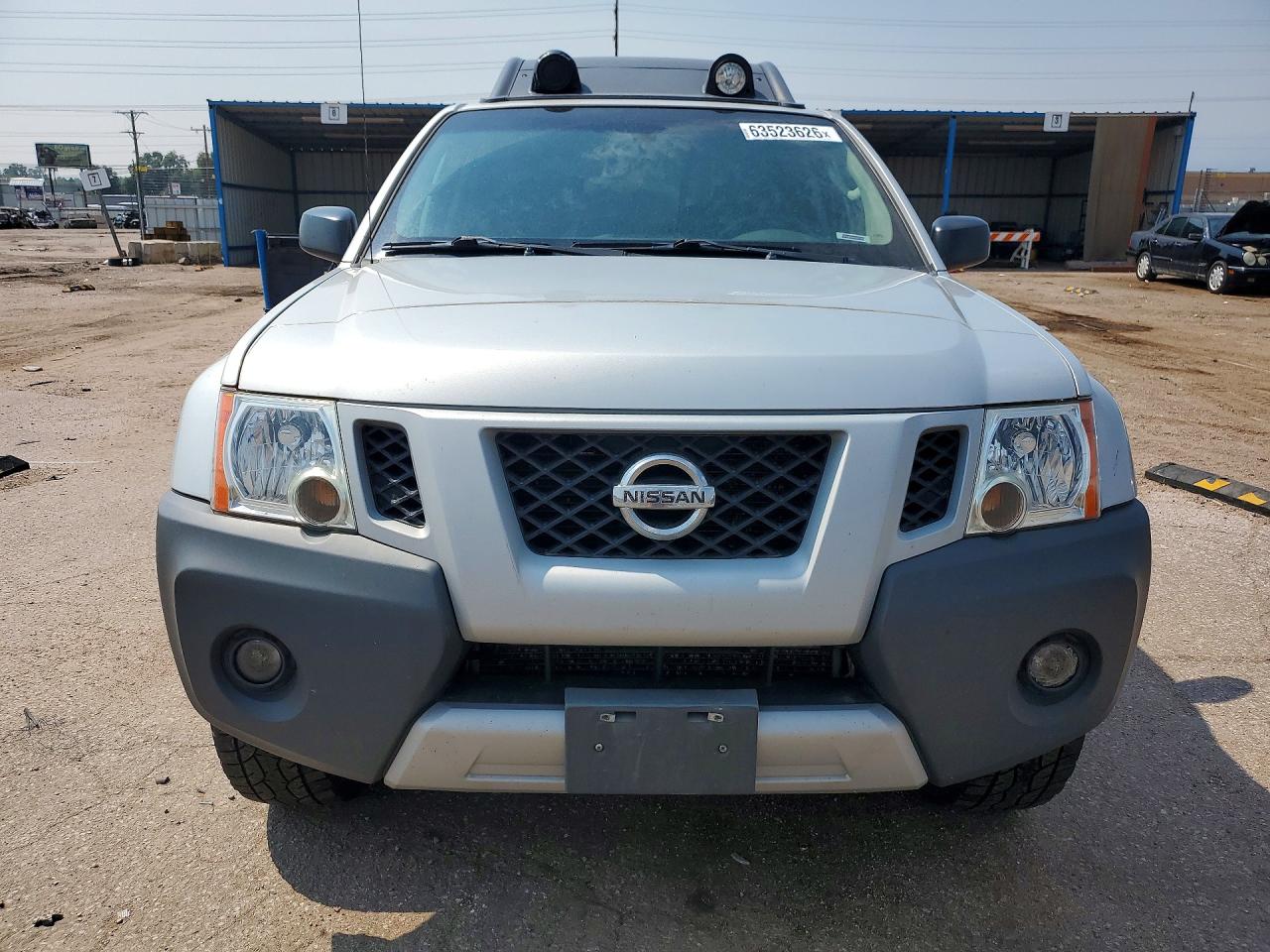 2011 Nissan Xterra X Silver vin: 5N1AN0NW5BC523935
