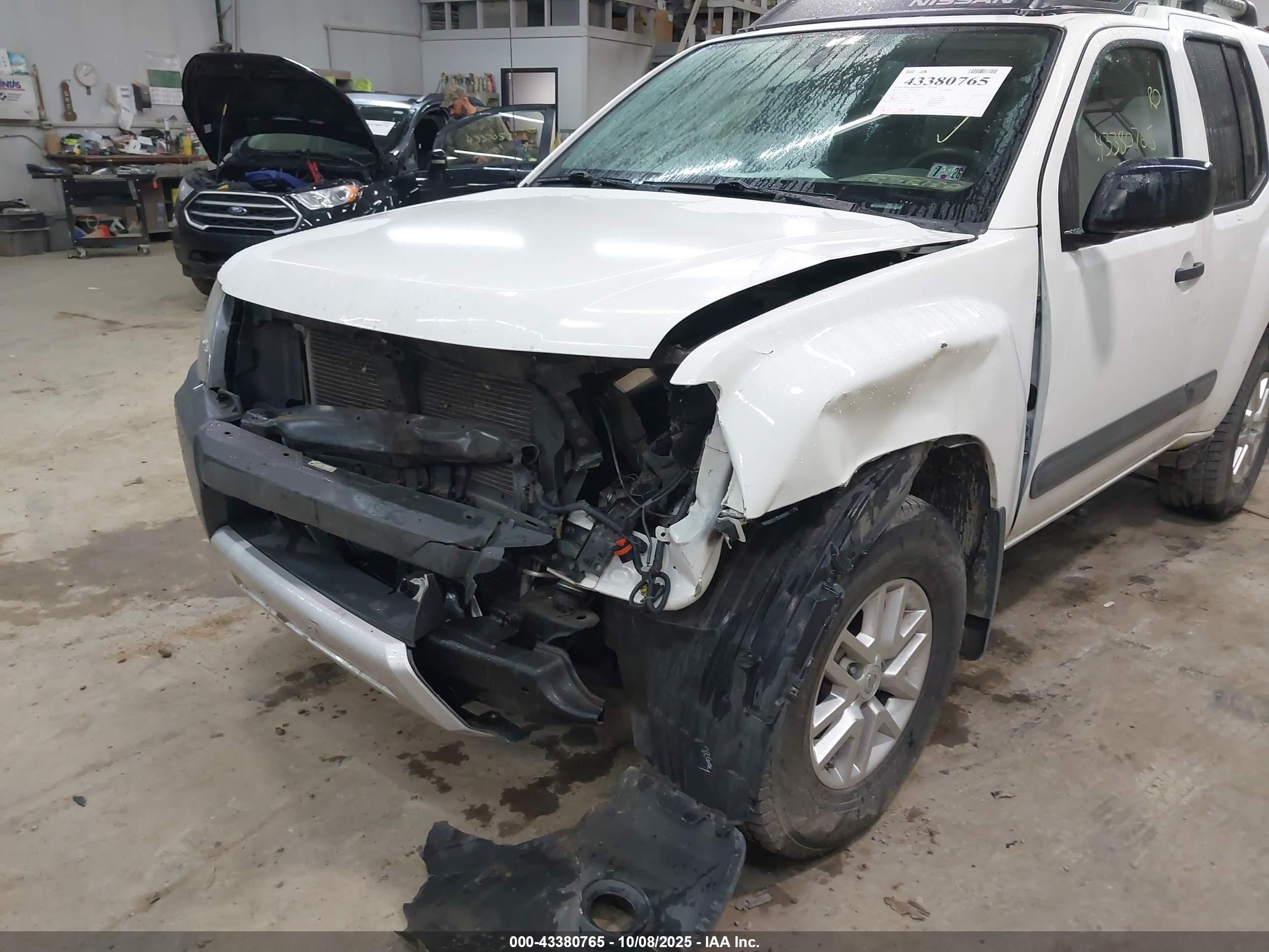 2015 Nissan Xterra S White vin: 5N1AN0NW5FN650131