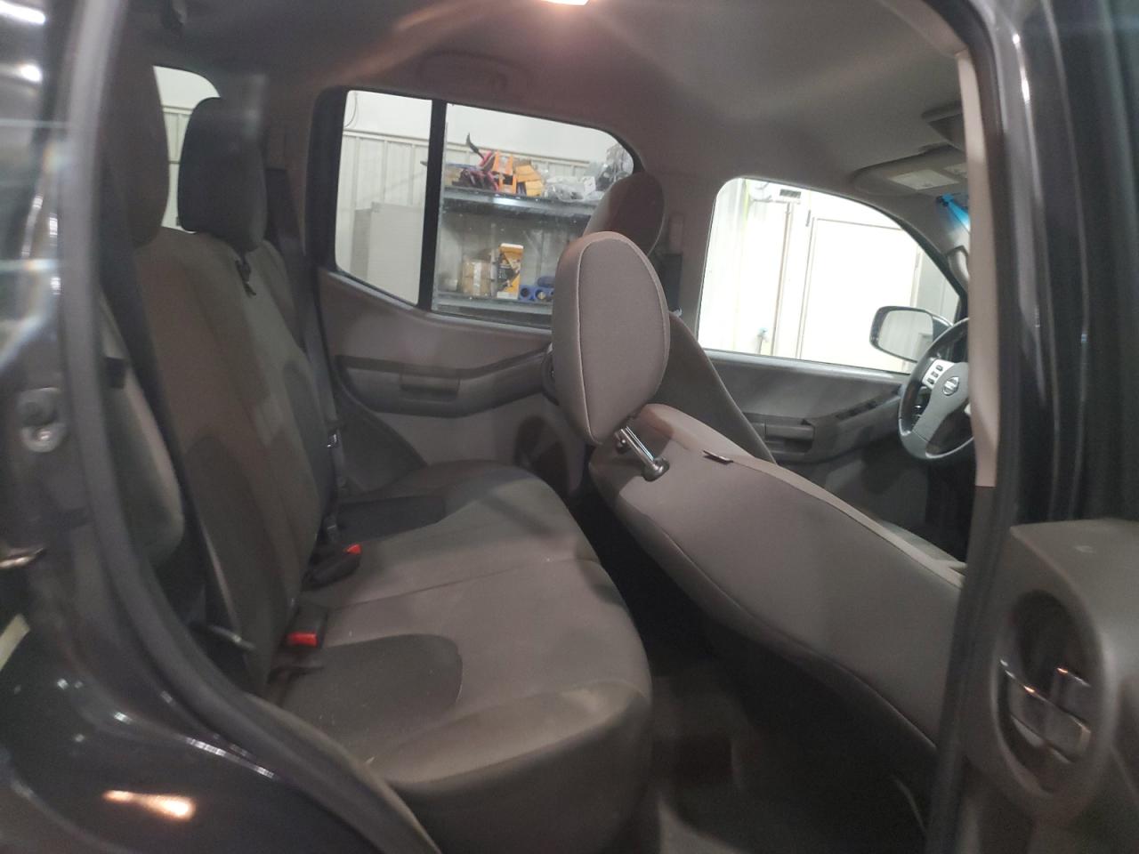 2015 Nissan Xterra X Gray vin: 5N1AN0NW6FN663311