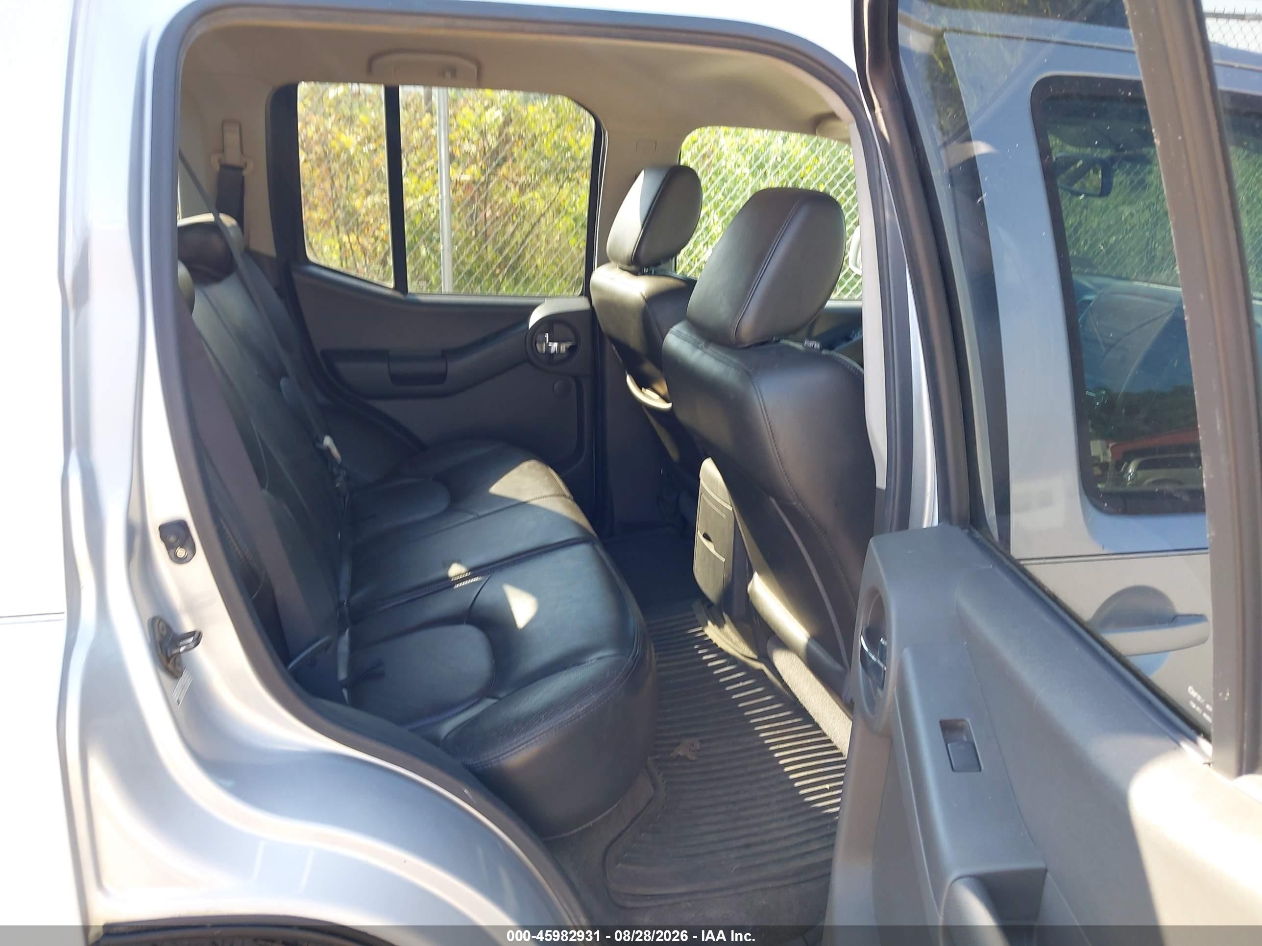 2010 Nissan Xterra Se Silver vin: 5N1AN0NW7AC517763