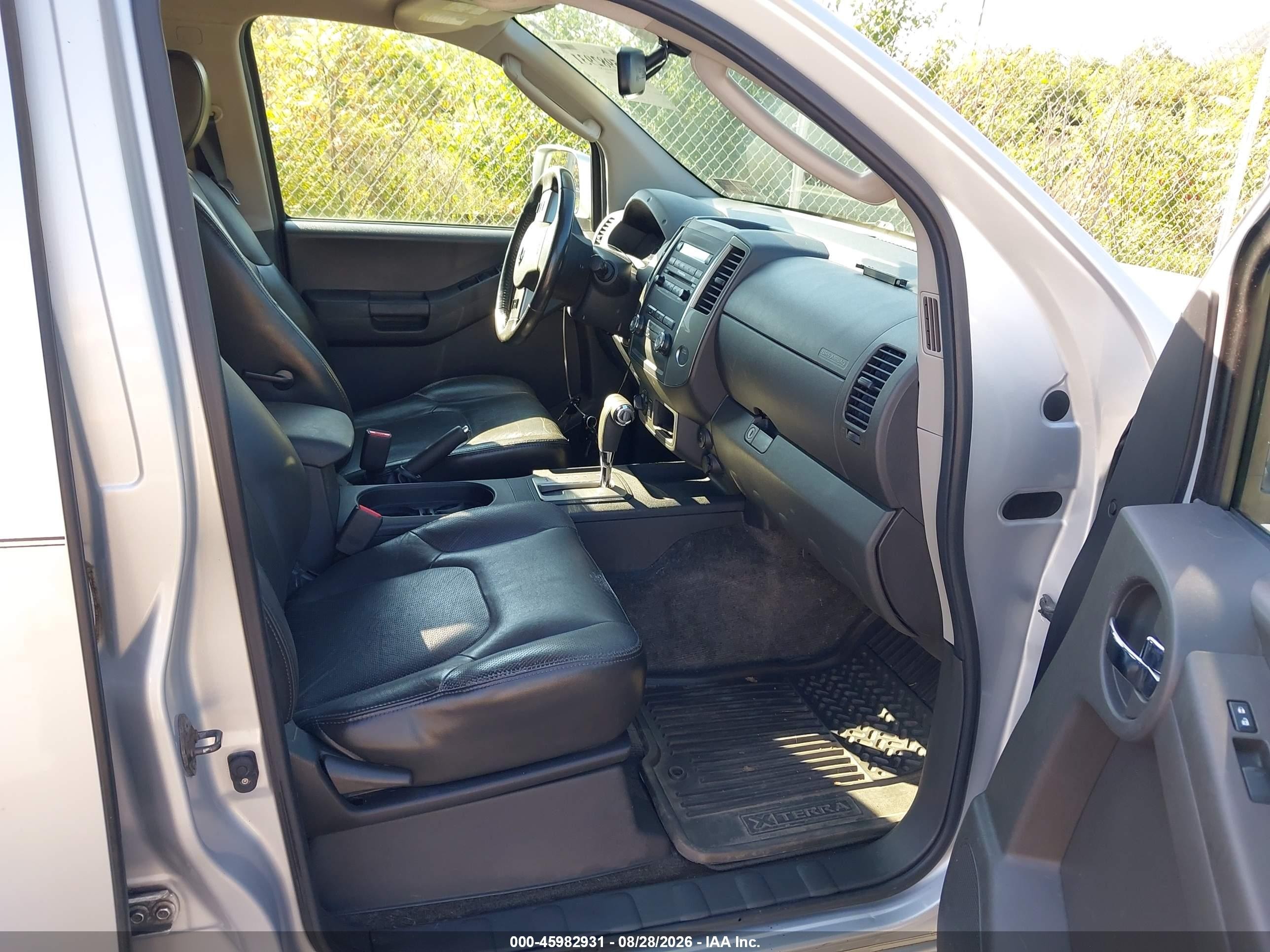 2010 Nissan Xterra Se Silver vin: 5N1AN0NW7AC517763