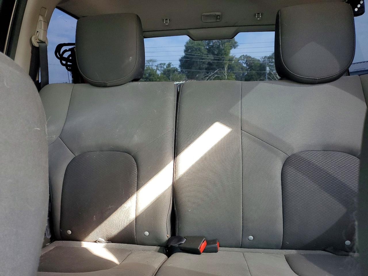 2013 Nissan Xterra X Silver vin: 5N1AN0NW7DN813830
