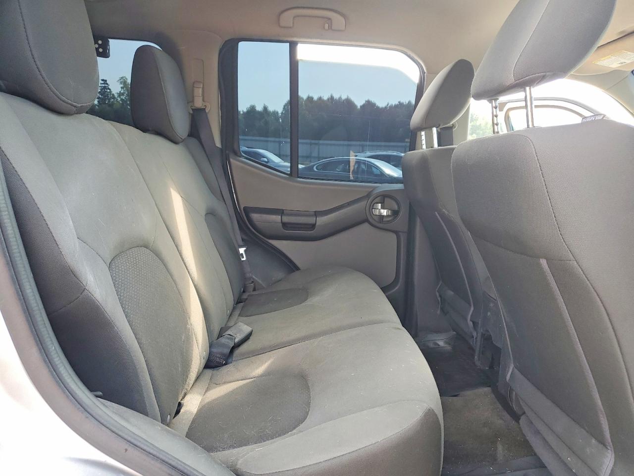 2013 Nissan Xterra X Silver vin: 5N1AN0NW7DN813830