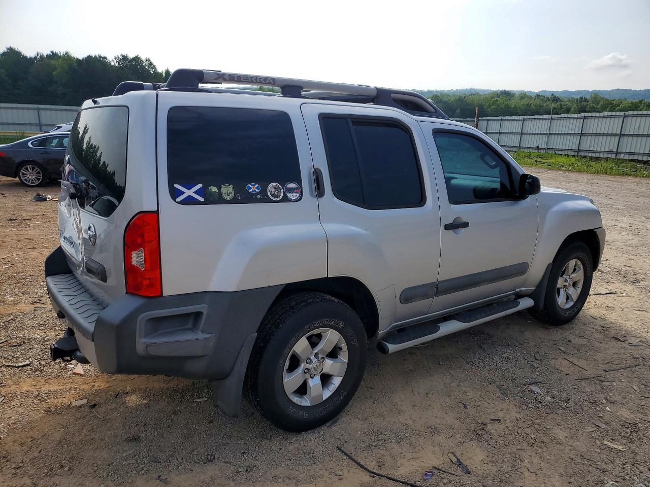 2013 Nissan Xterra X Silver vin: 5N1AN0NW7DN813830