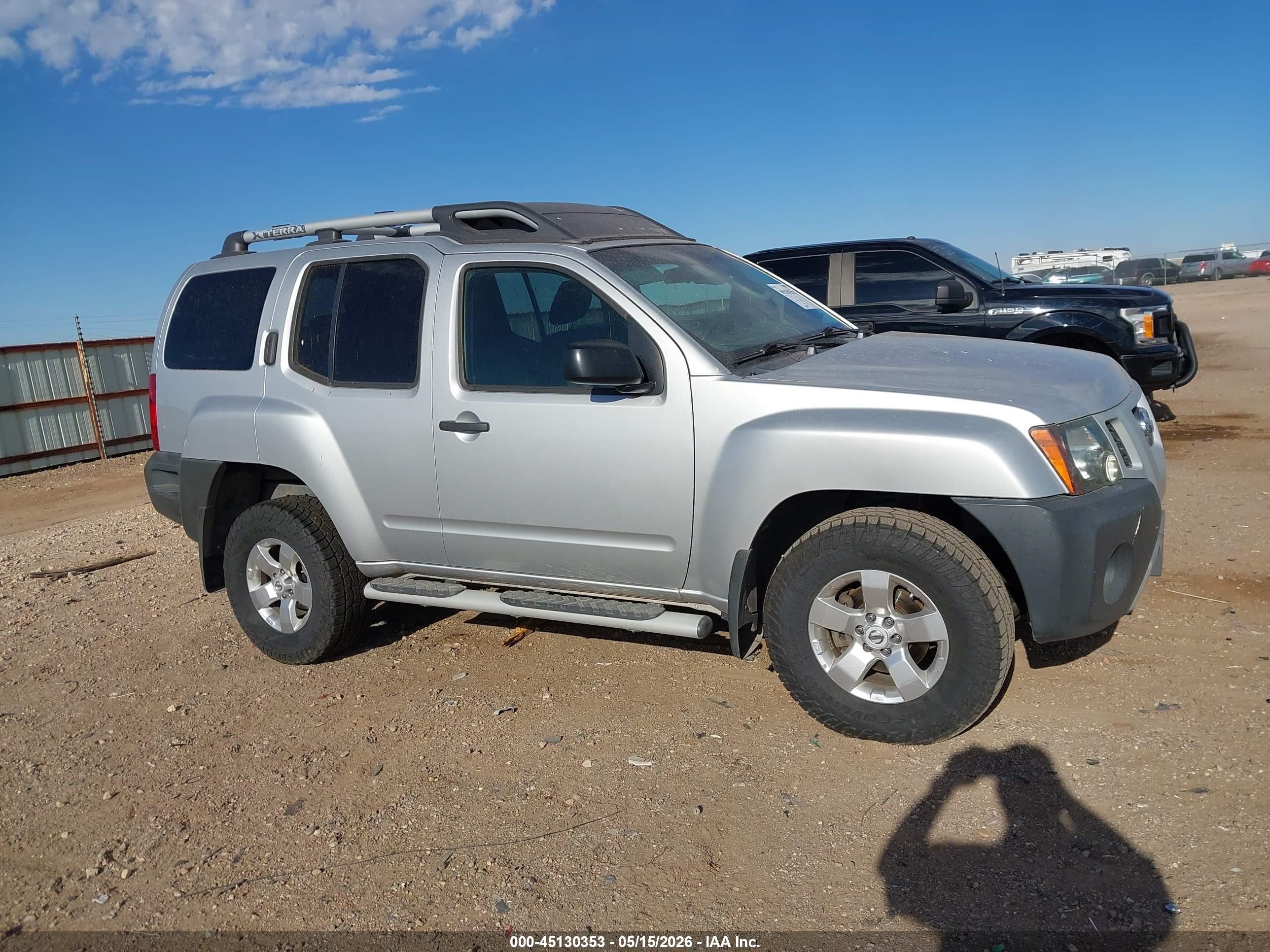 2010 Nissan Xterra S Silver vin: 5N1AN0NW8AC510384