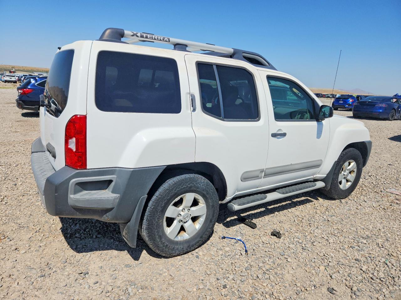 2011 Nissan Xterra X White vin: 5N1AN0NW8BC504375