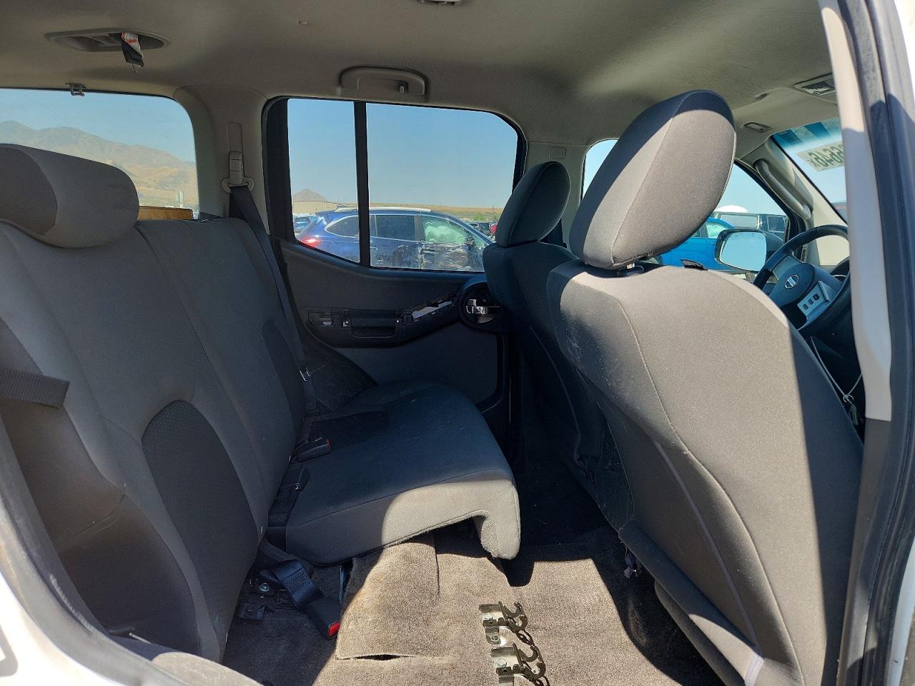 2011 Nissan Xterra X White vin: 5N1AN0NW8BC504375