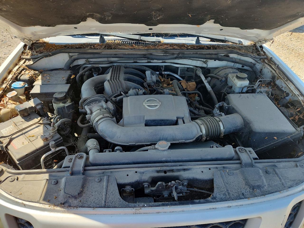 2011 Nissan Xterra X White vin: 5N1AN0NW8BC504375