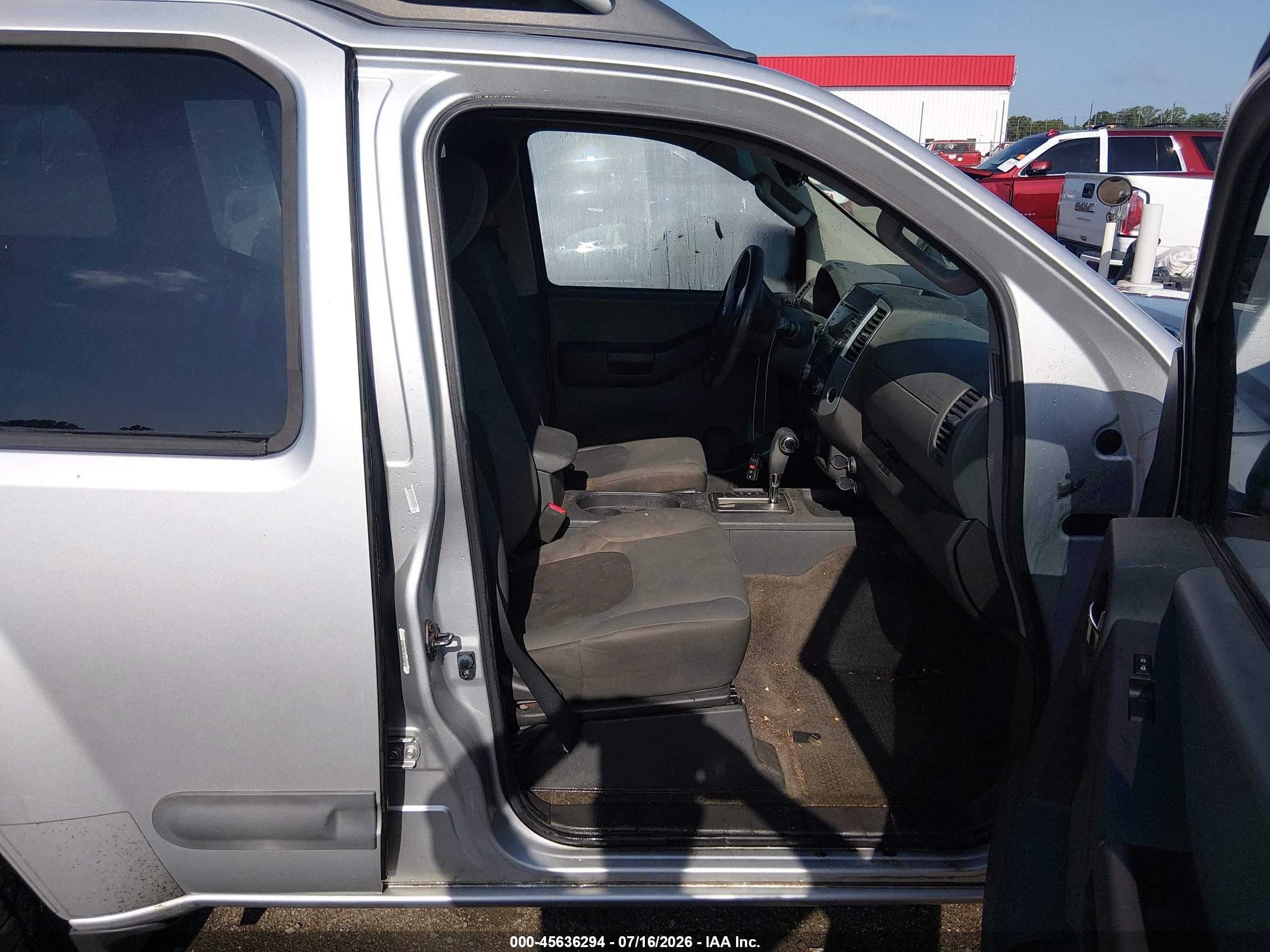 2013 Nissan Xterra S Серебряный vin: 5N1AN0NW8DN813979