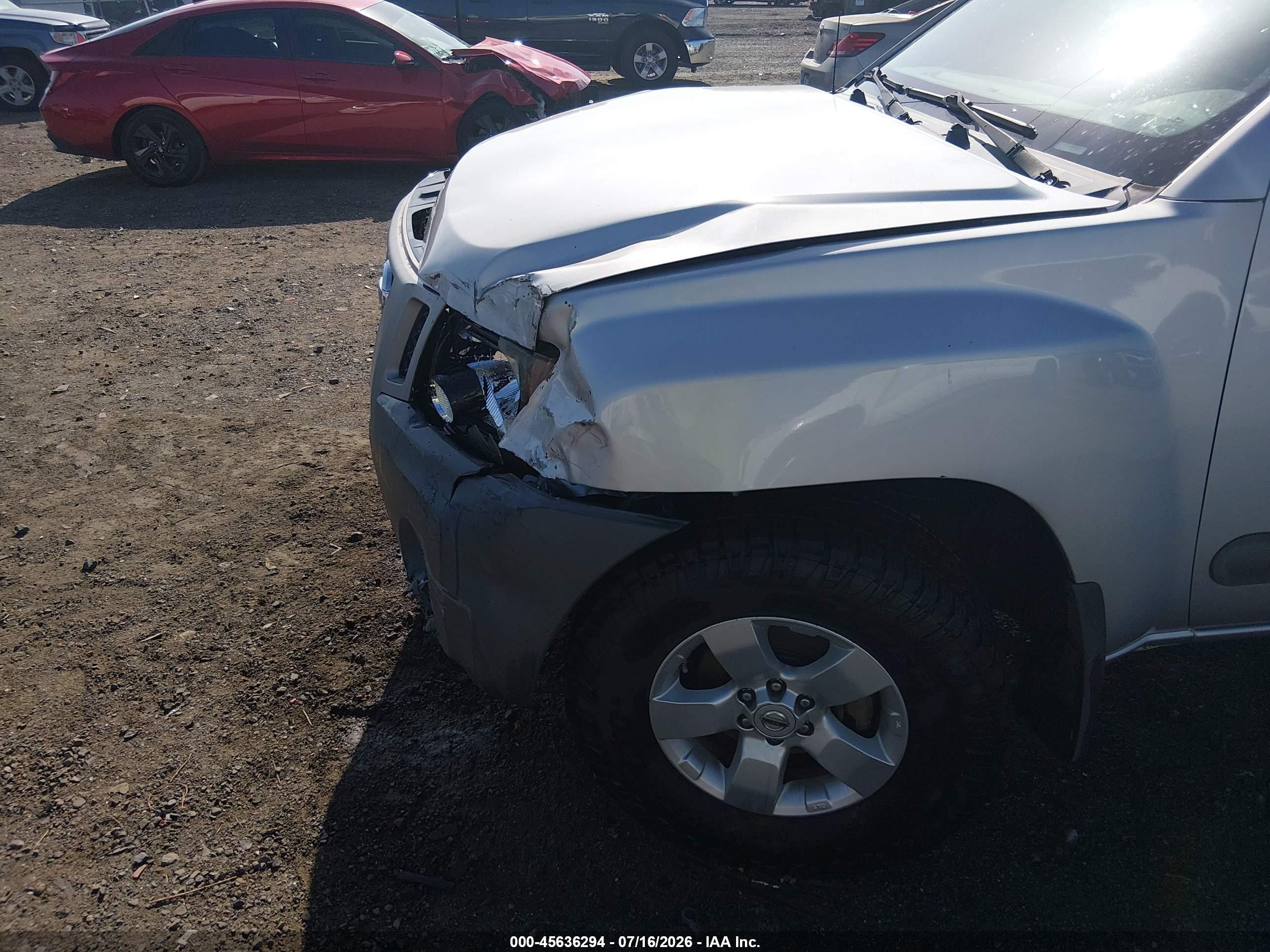 2013 Nissan Xterra S Серебряный vin: 5N1AN0NW8DN813979