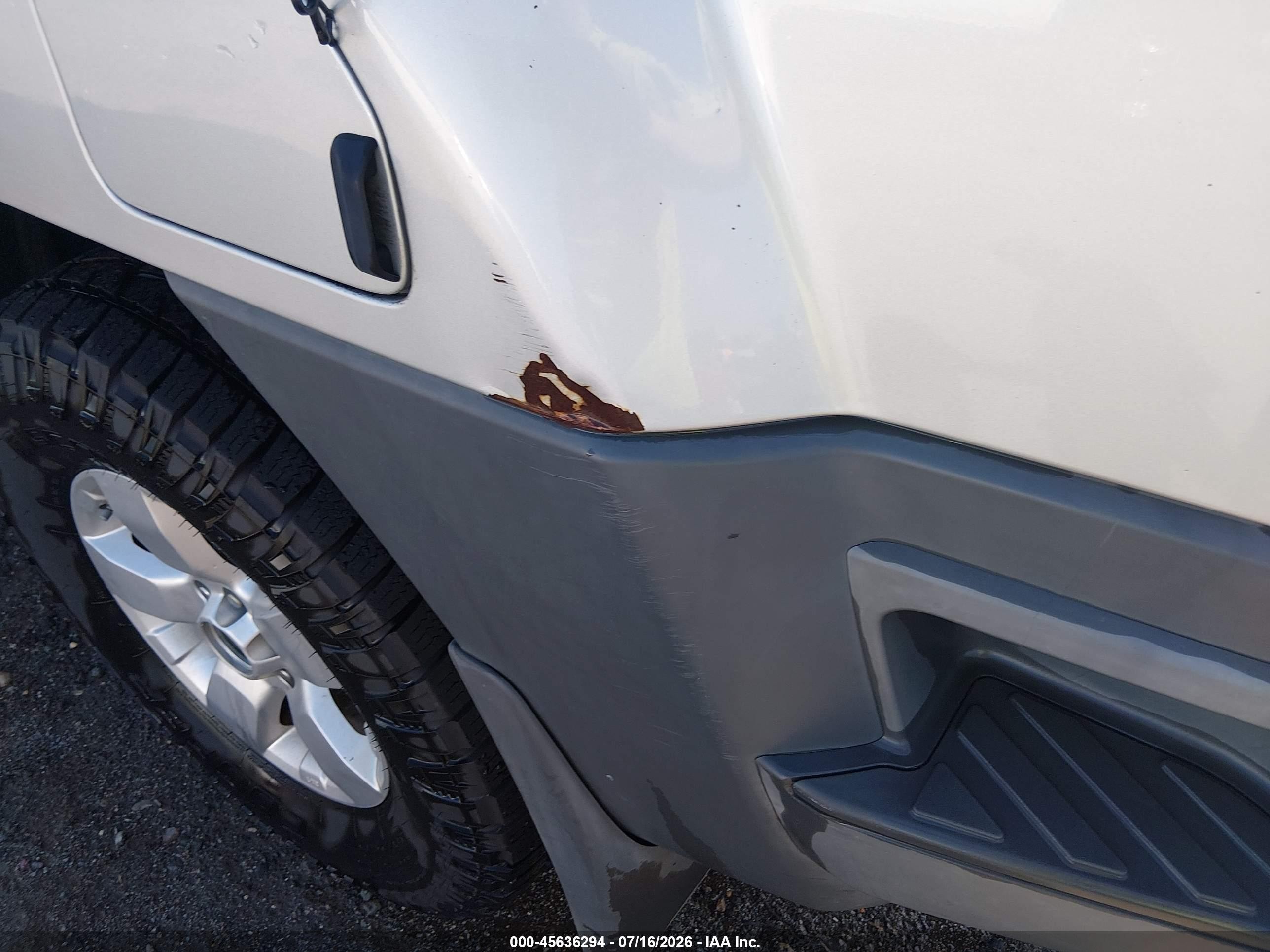 2013 Nissan Xterra S Серебряный vin: 5N1AN0NW8DN813979