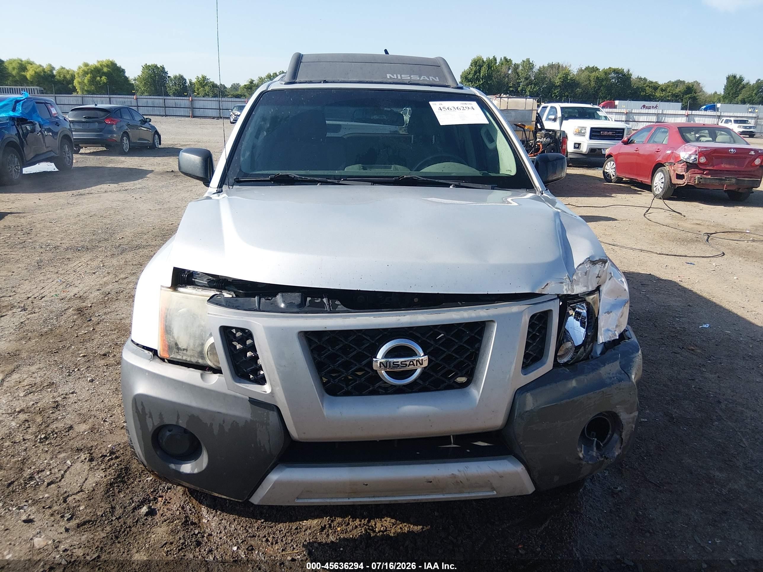 2013 Nissan Xterra S Серебряный vin: 5N1AN0NW8DN813979