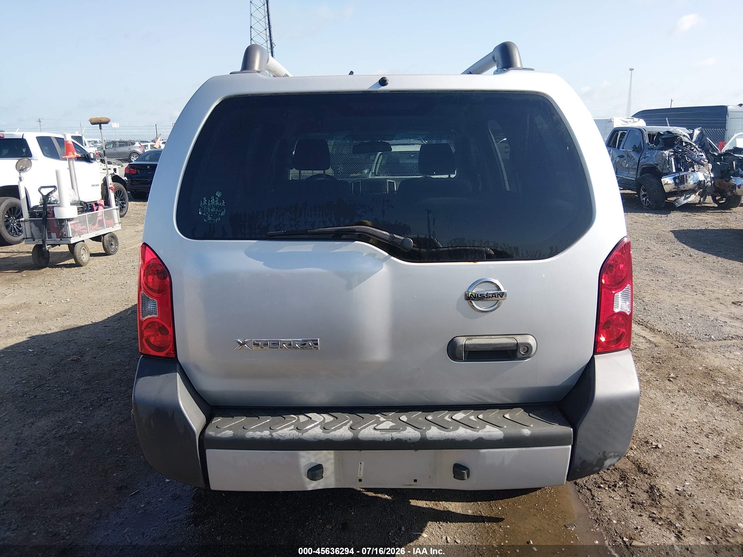 2013 Nissan Xterra S Серебряный vin: 5N1AN0NW8DN813979