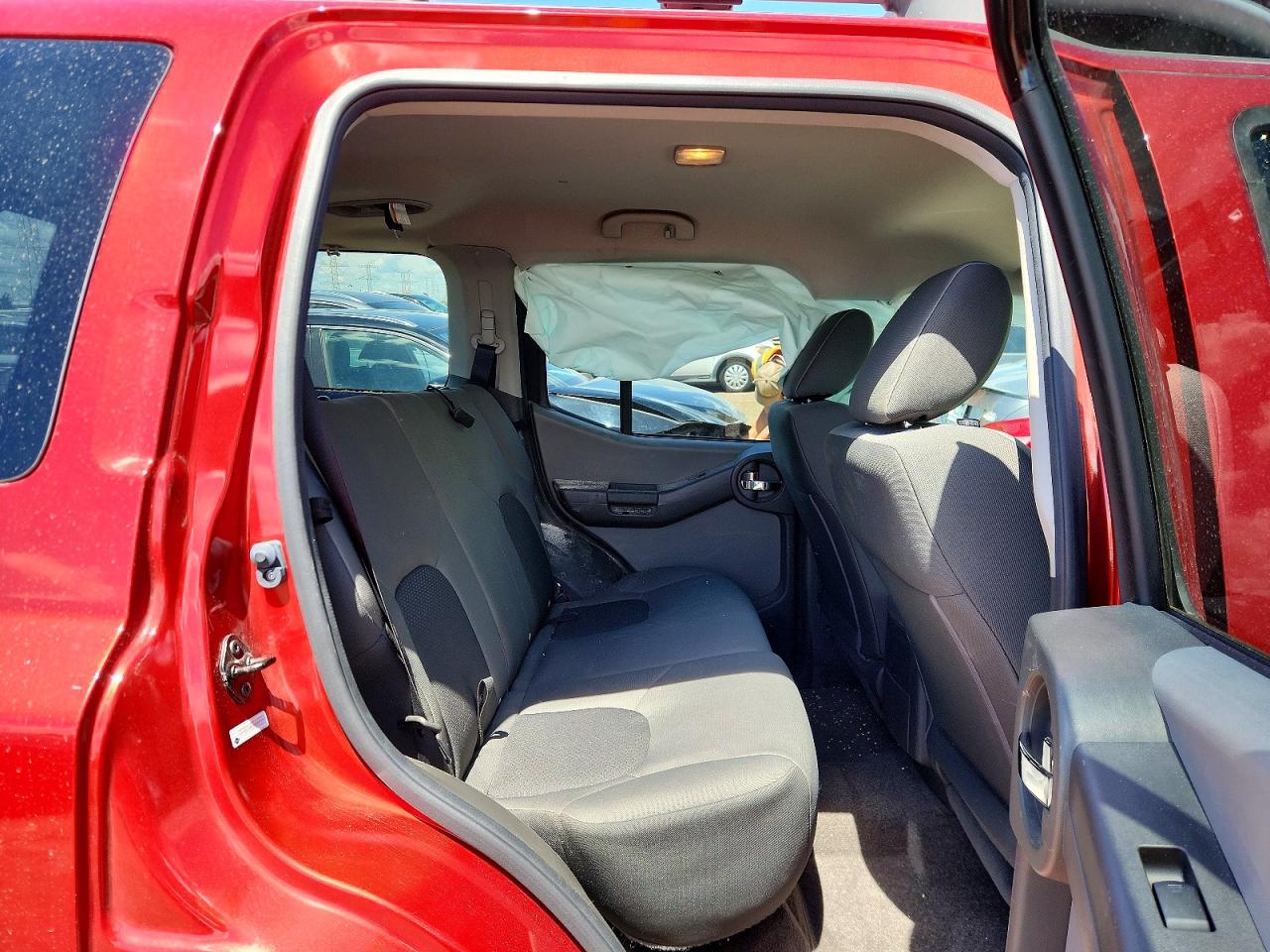 2015 Nissan Xterra S Red vin: 5N1AN0NW8FN662533