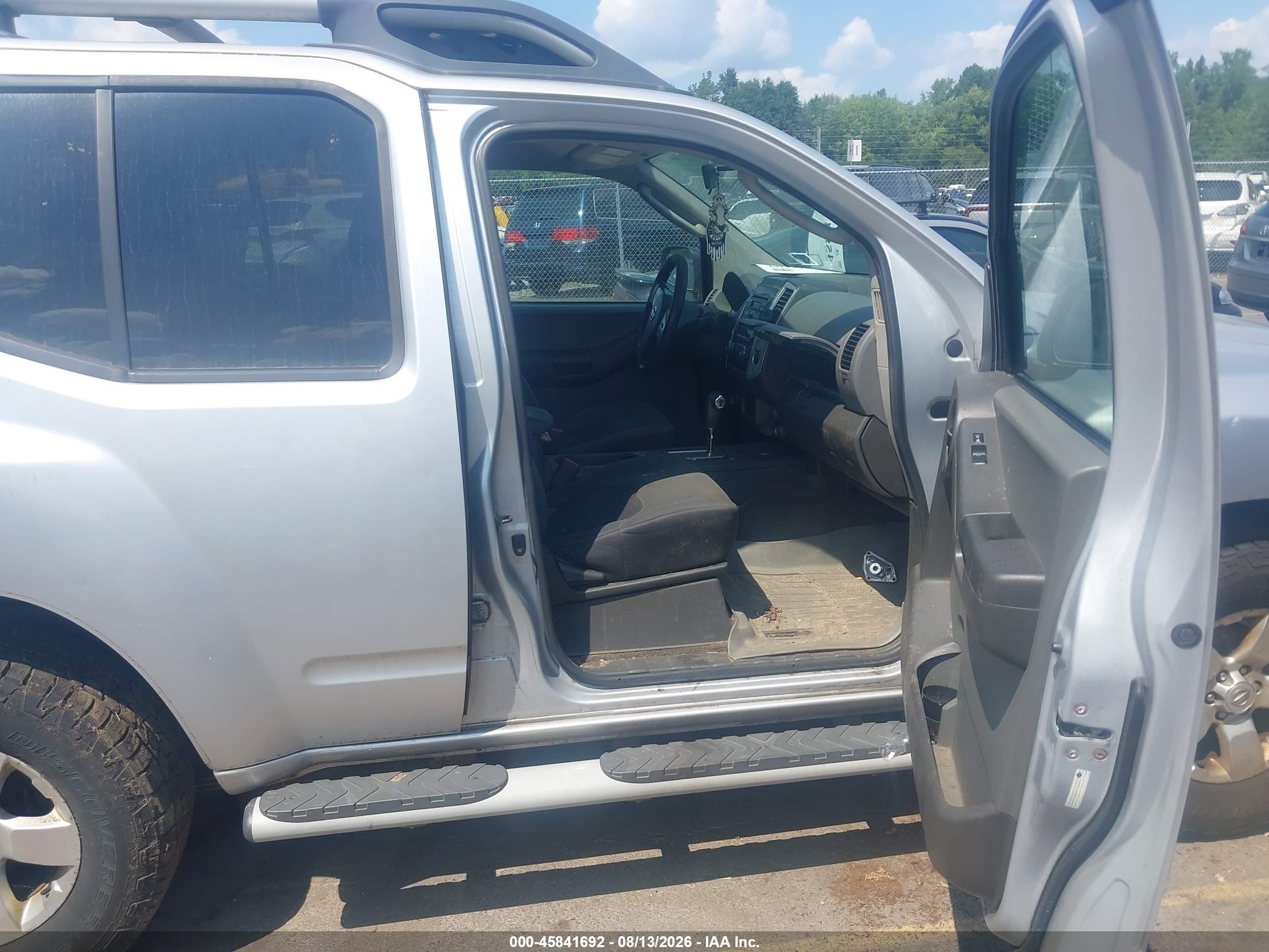 2010 Nissan Xterra S Silver vin: 5N1AN0NW9AC510975