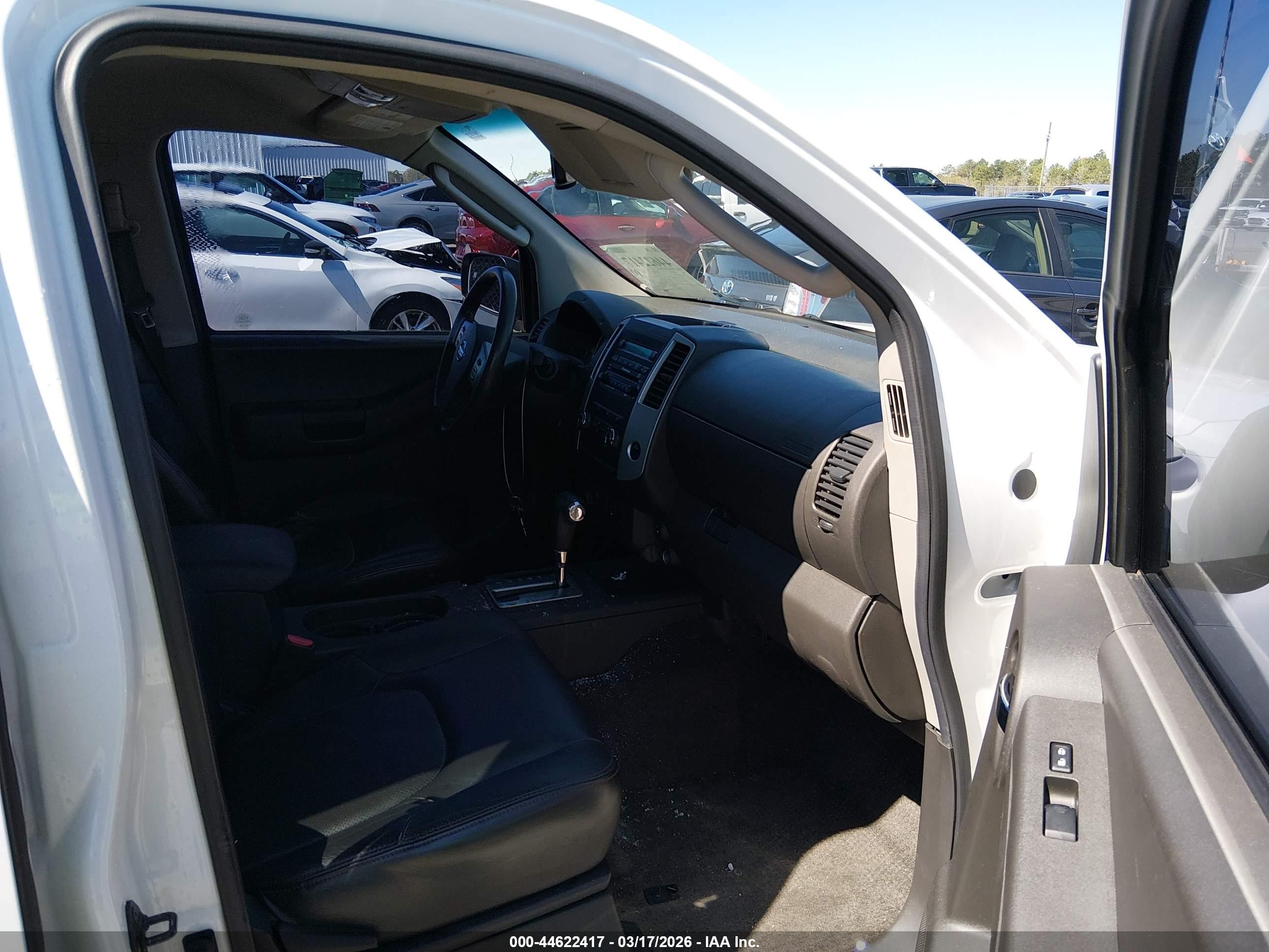 2011 Nissan Xterra Pro-4x White vin: 5N1AN0NW9BC508807