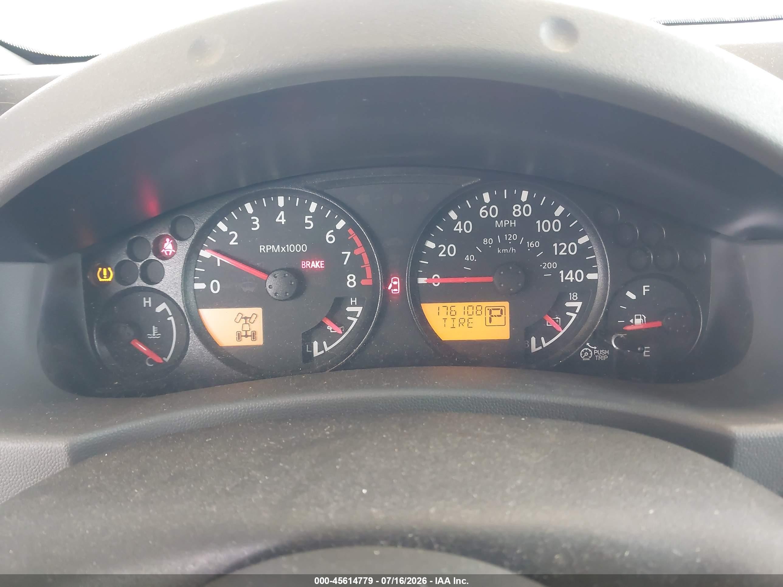2013 Nissan Xterra S Silver vin: 5N1AN0NW9DN812906
