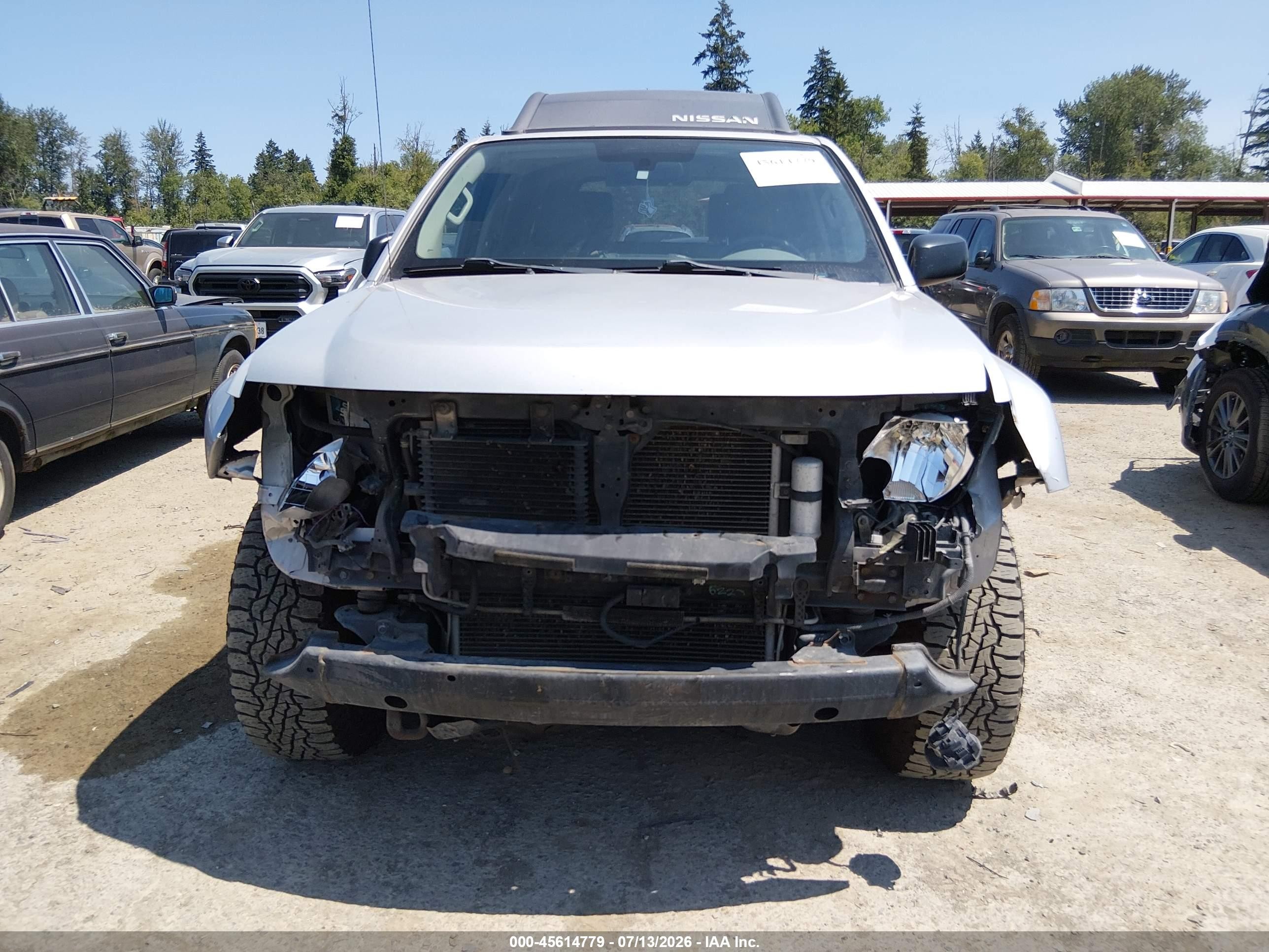 2013 Nissan Xterra S Silver vin: 5N1AN0NW9DN812906