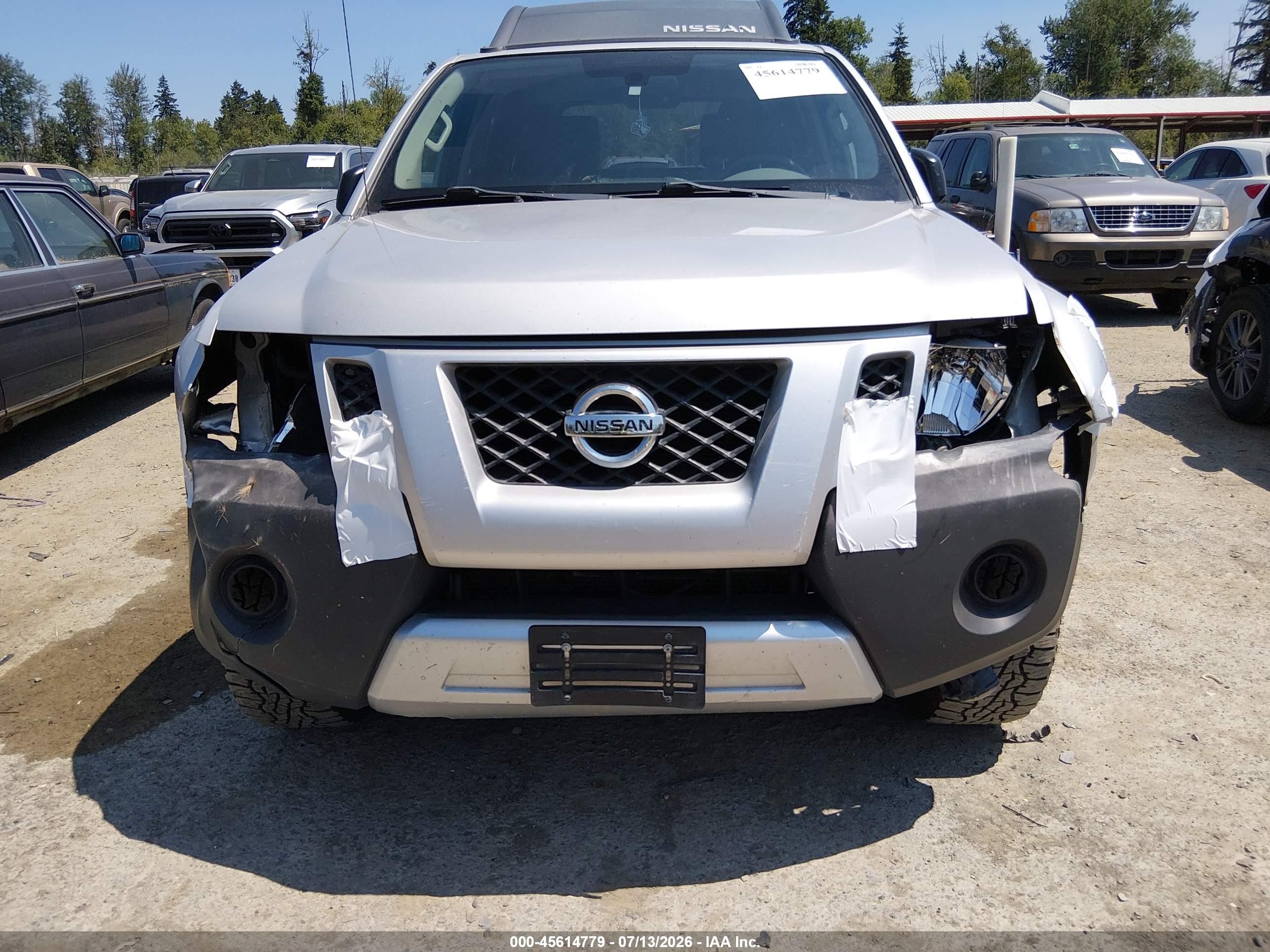 2013 Nissan Xterra S Silver vin: 5N1AN0NW9DN812906