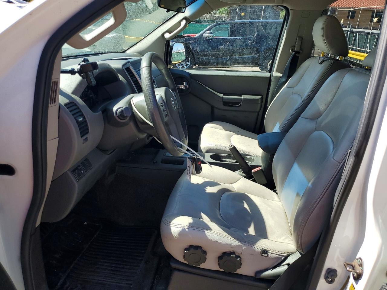2015 Nissan Xterra S White vin: 5N1AN0NW9FN656840