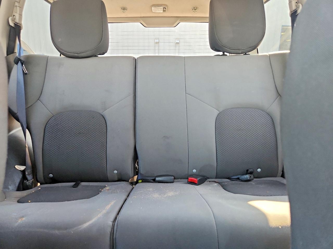 2013 Nissan Xterra X Silver vin: 5N1AN0NWXDN816415