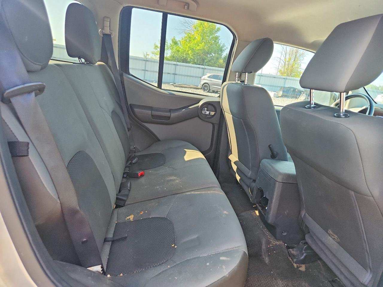 2013 Nissan Xterra X Silver vin: 5N1AN0NWXDN816415