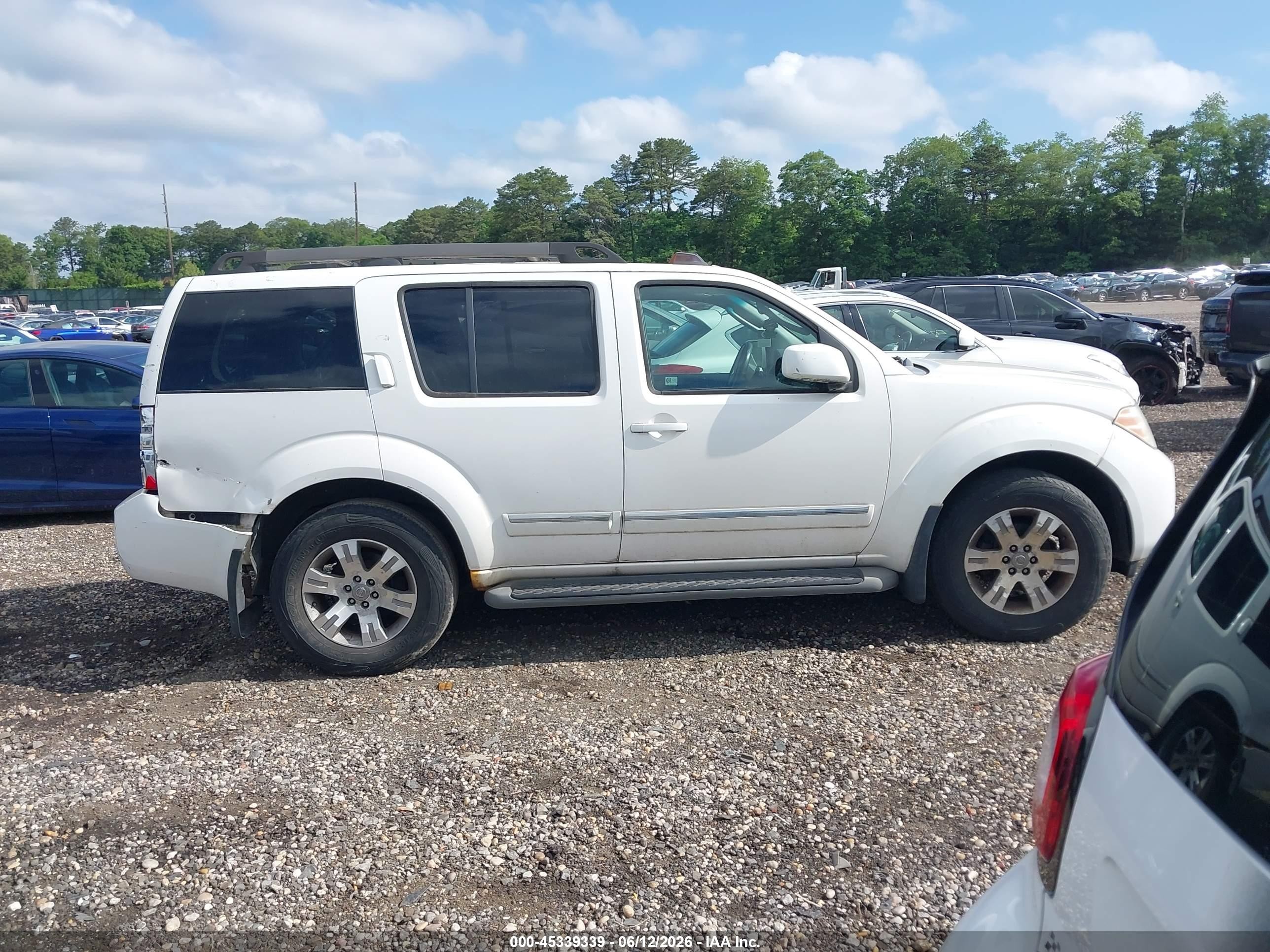 2008 Nissan Pathfinder Le White vin: 5N1AR18B08C612534