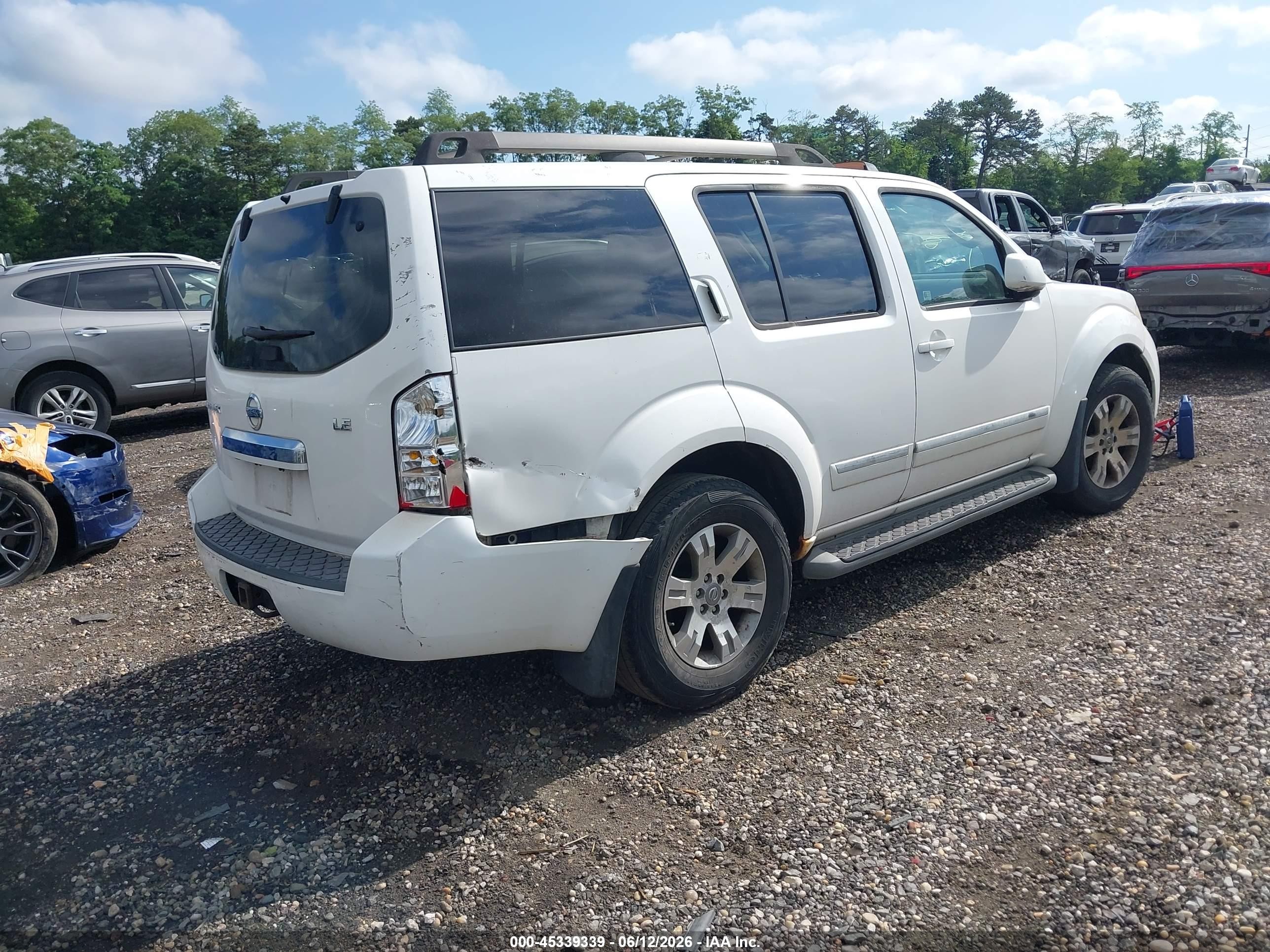2008 Nissan Pathfinder Le White vin: 5N1AR18B08C612534