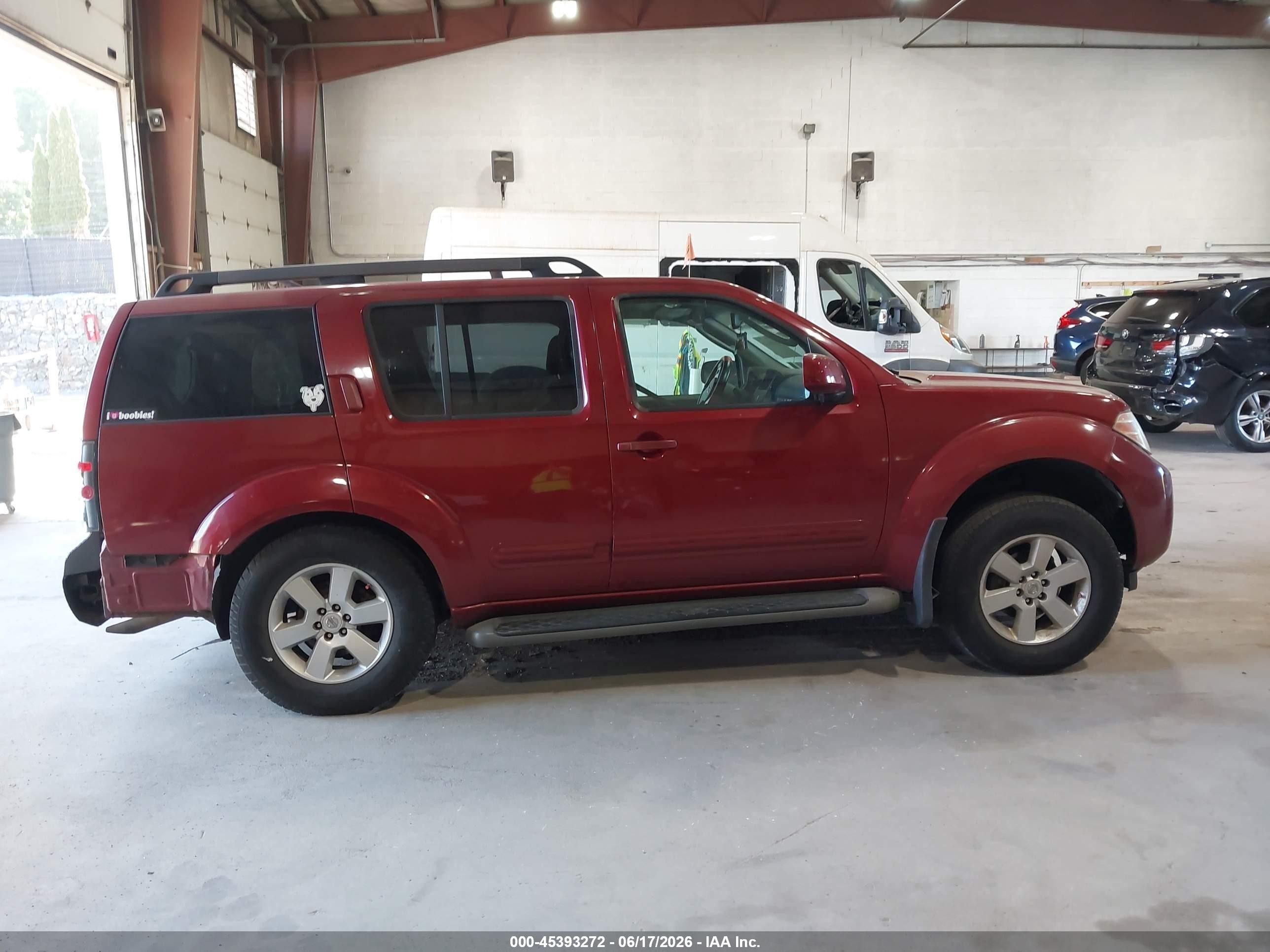2008 Nissan Pathfinder S/le/se Red vin: 5N1AR18B18C610162