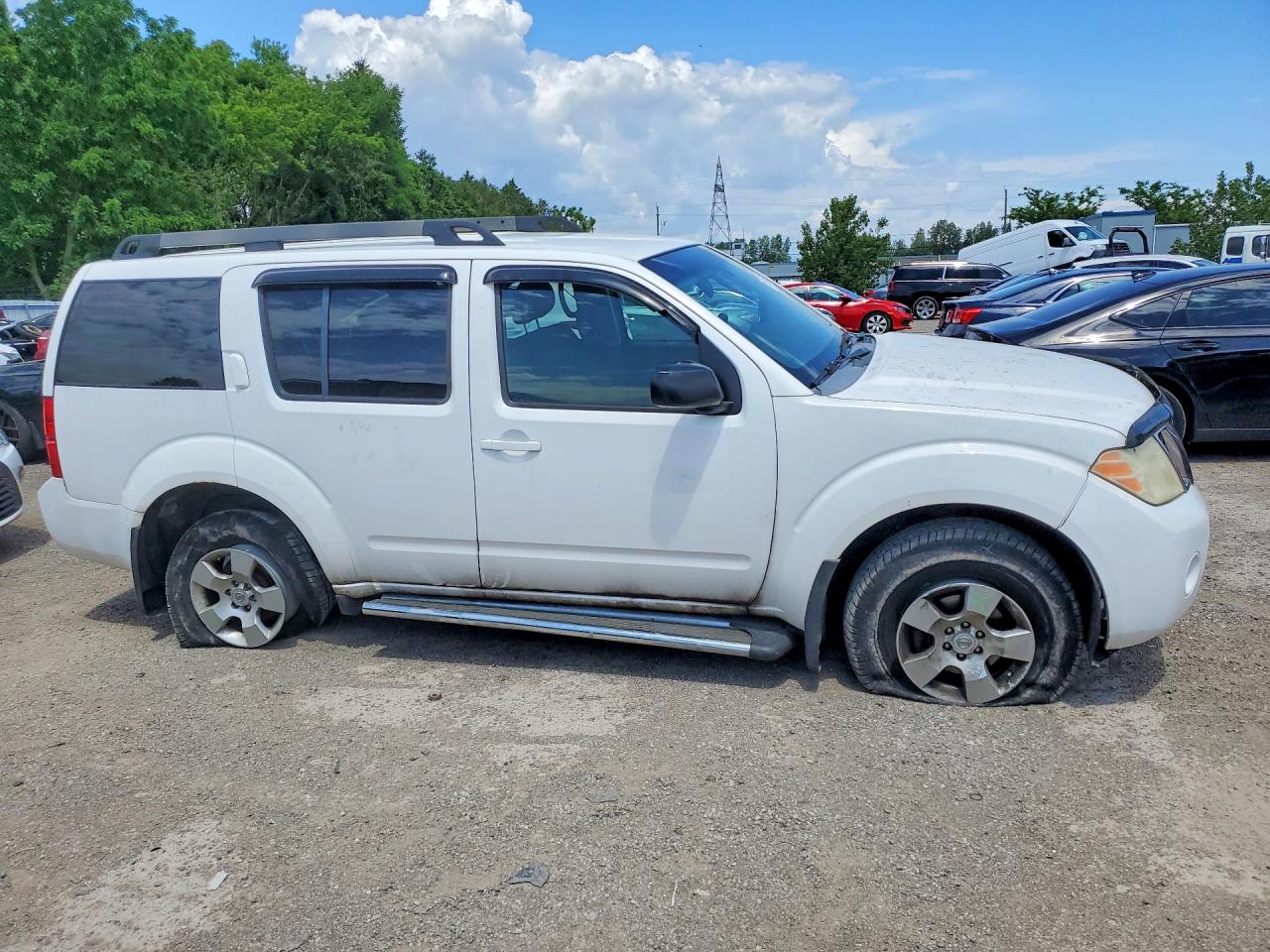 2008 Nissan Pathfinder White vin: 5N1AR18B18C615572